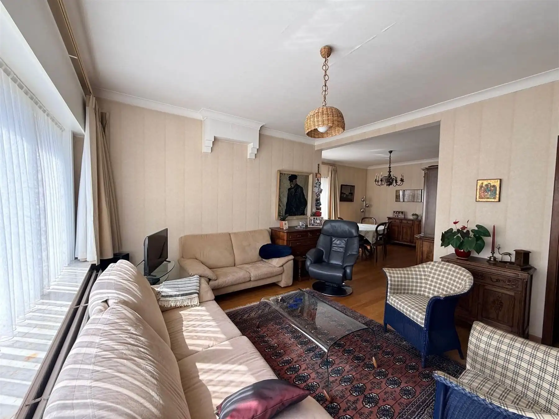3-GEVEL WONING MET TUIN OP 8 ARE foto 3