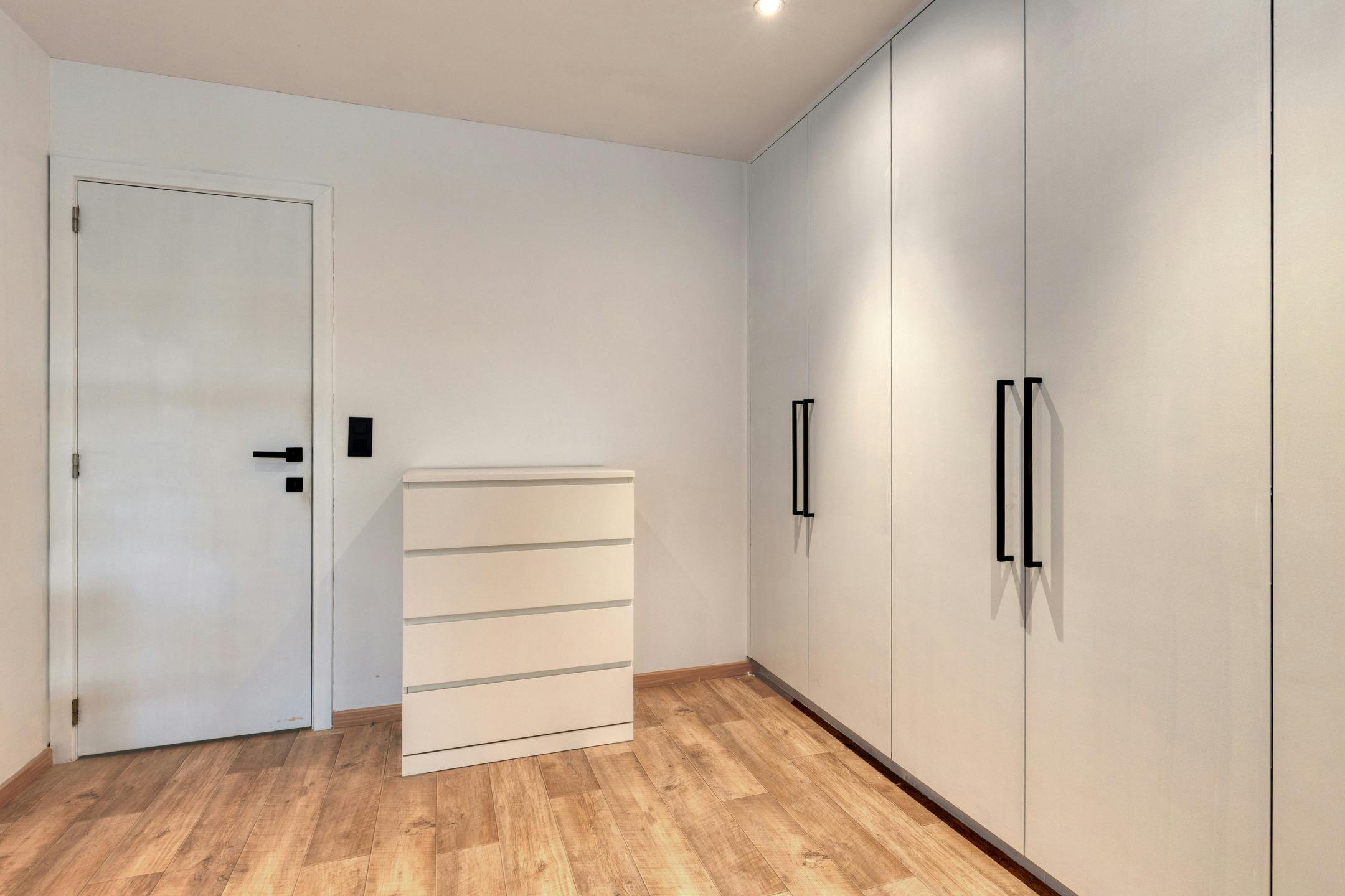 Huis met 2 slaapkamers te koop in centrum Stabroek! foto 12