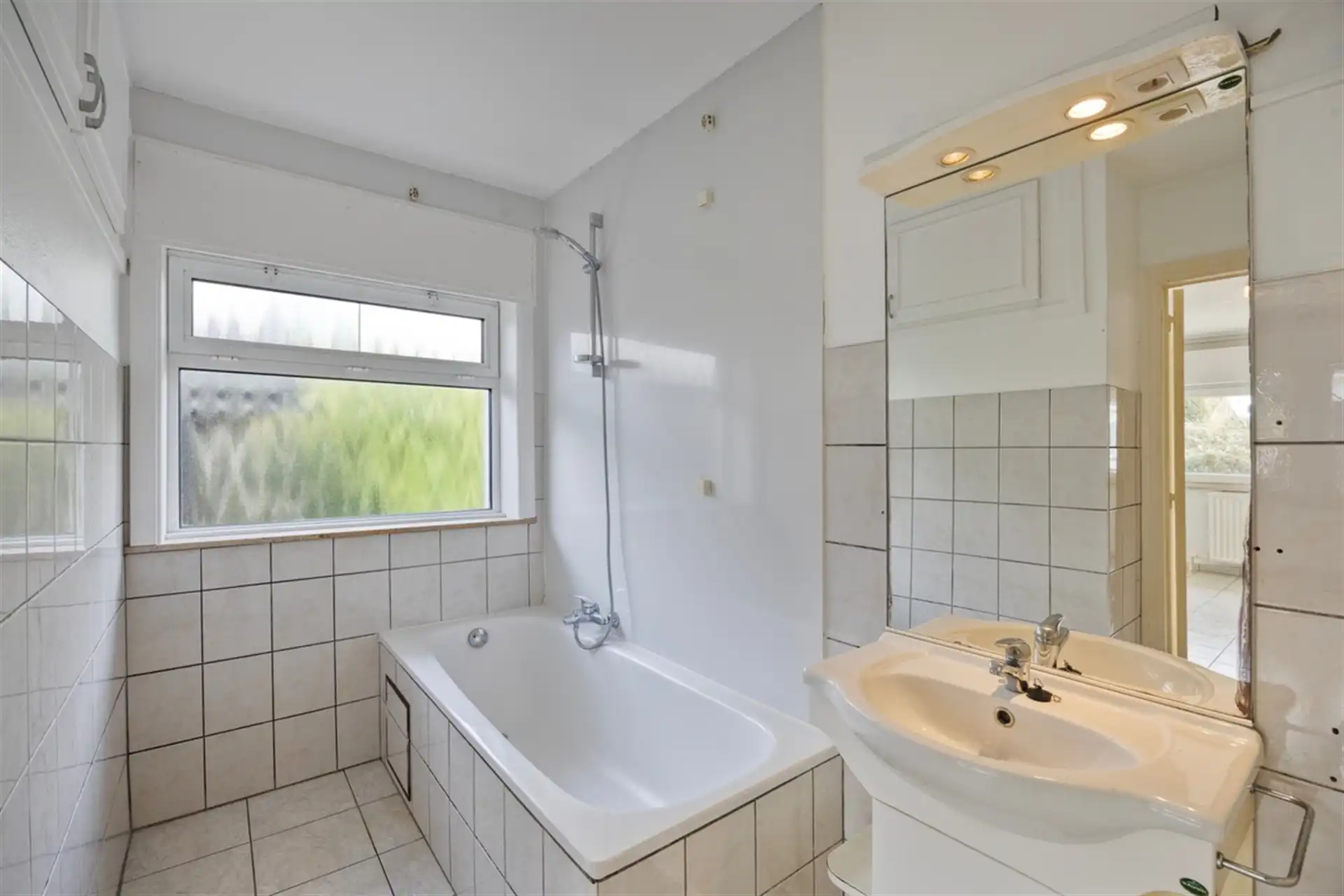 Woning met mogelijkheden op gegeerde locatie foto 16