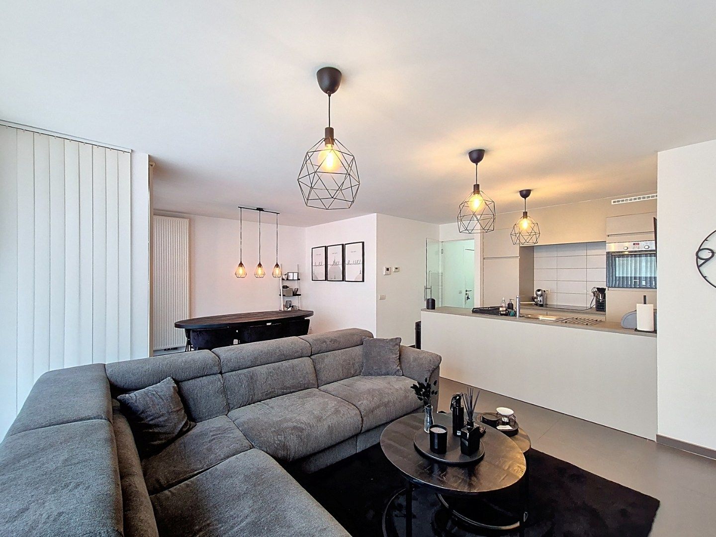 Appartement met 2 slpks & autostndplts foto {{pictureIndex}}