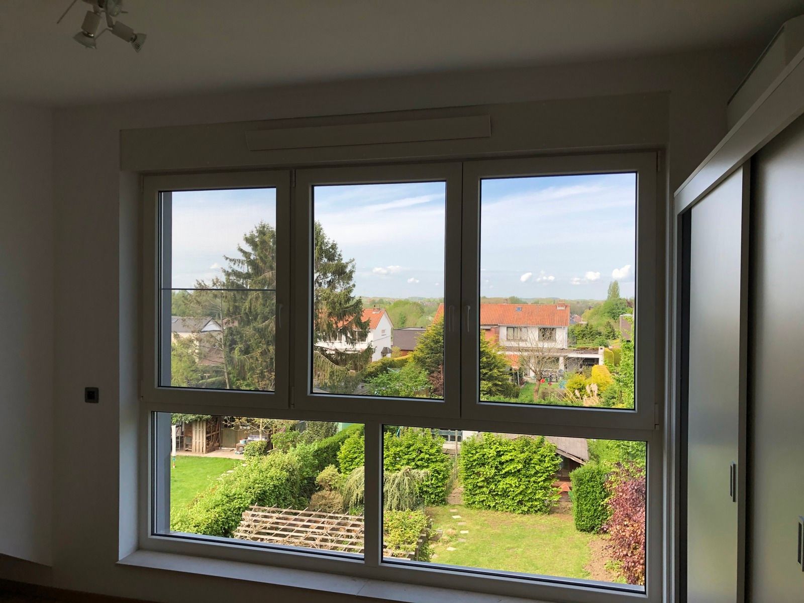 Rustig gelegen, energiezuinige halfopen woning met 4 slkrs foto 15