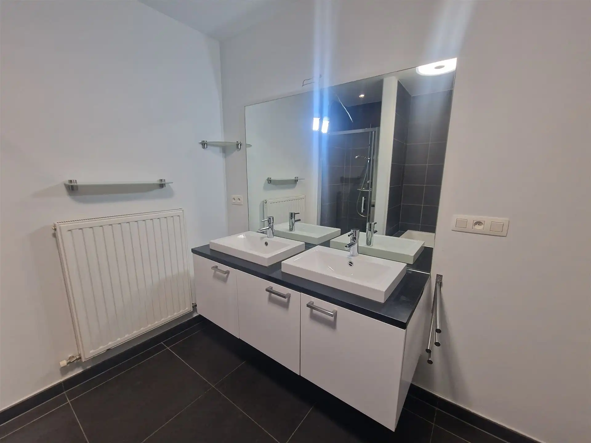 Ruim 2-Slaapkamer Appartement met 2 terrassen foto 7