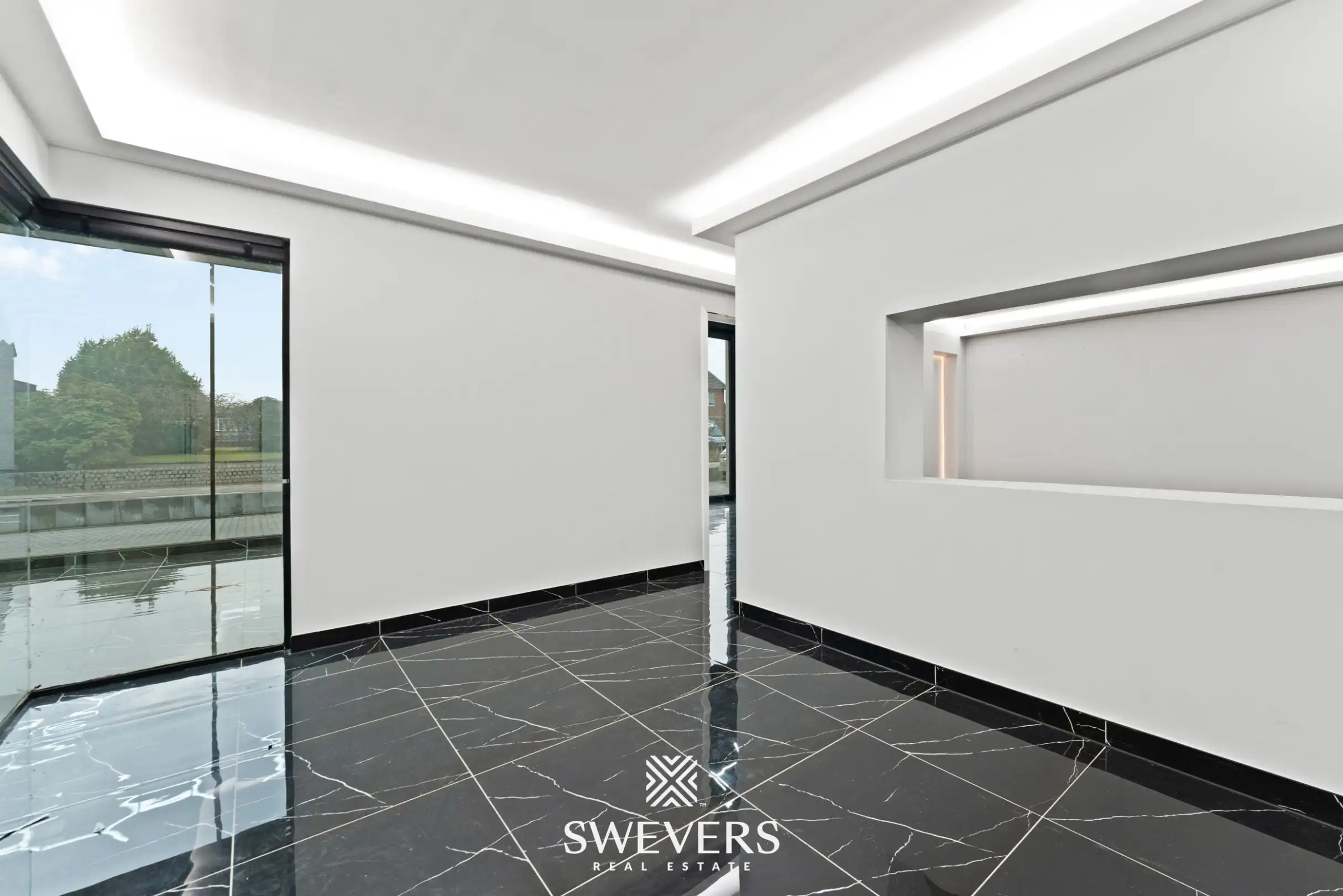 Showroom met commerciële mogelijkheden en toplocatie in Houthalen foto 8