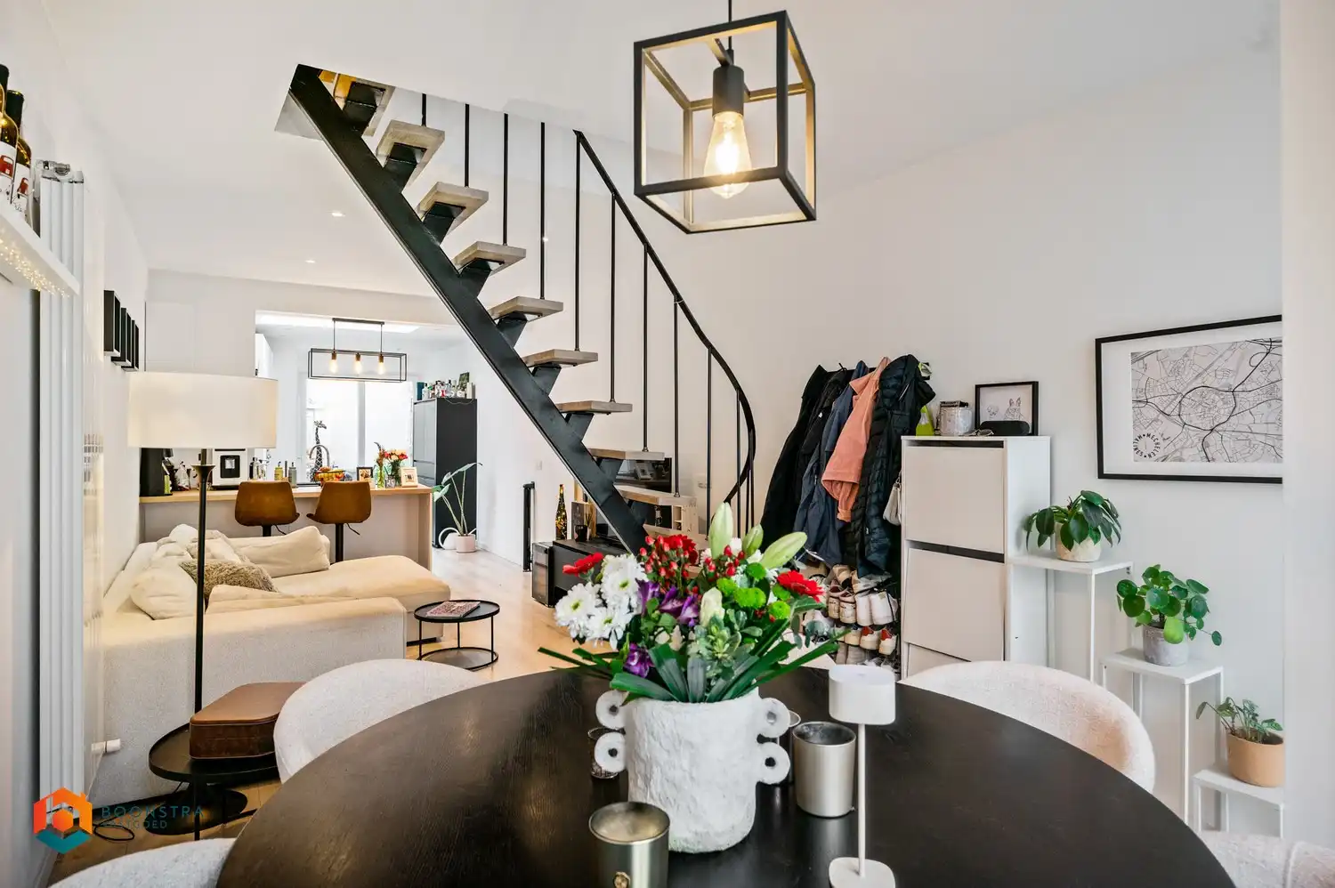 Recent gerenoveerde woning met 2 slpkrs te Mechelen foto {{pictureIndex}}