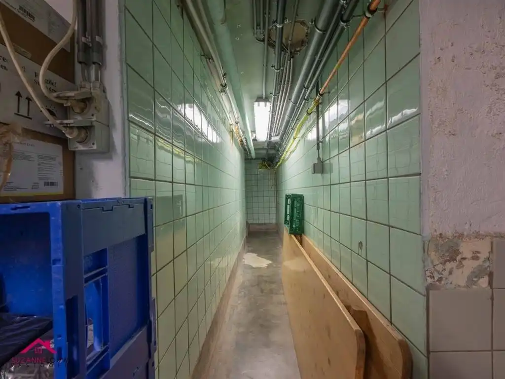 Instapklare woning met handelsruimte in gesloten bebouwing foto 42