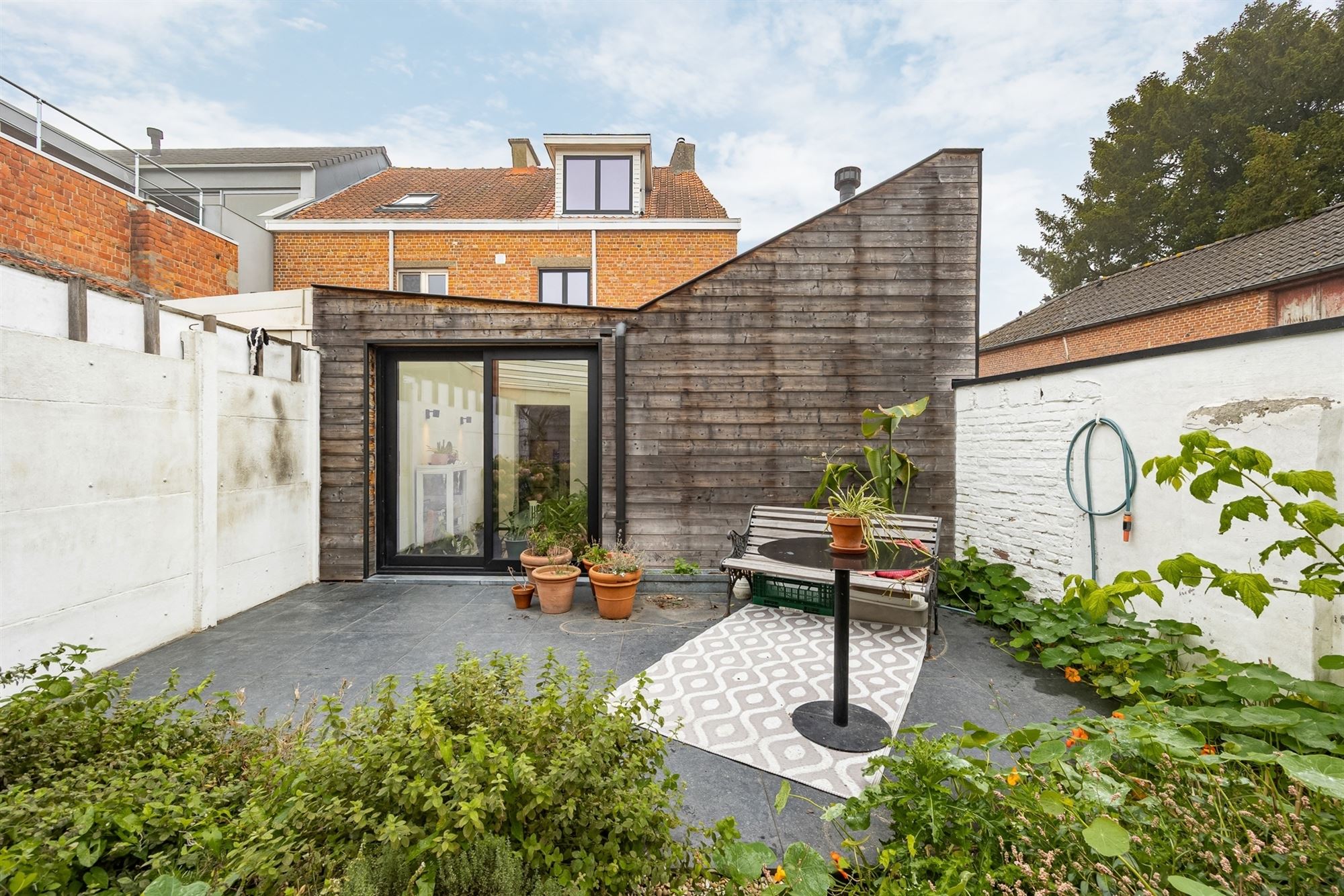 Instapklaar huis met drie ruime slaapkamers foto 19
