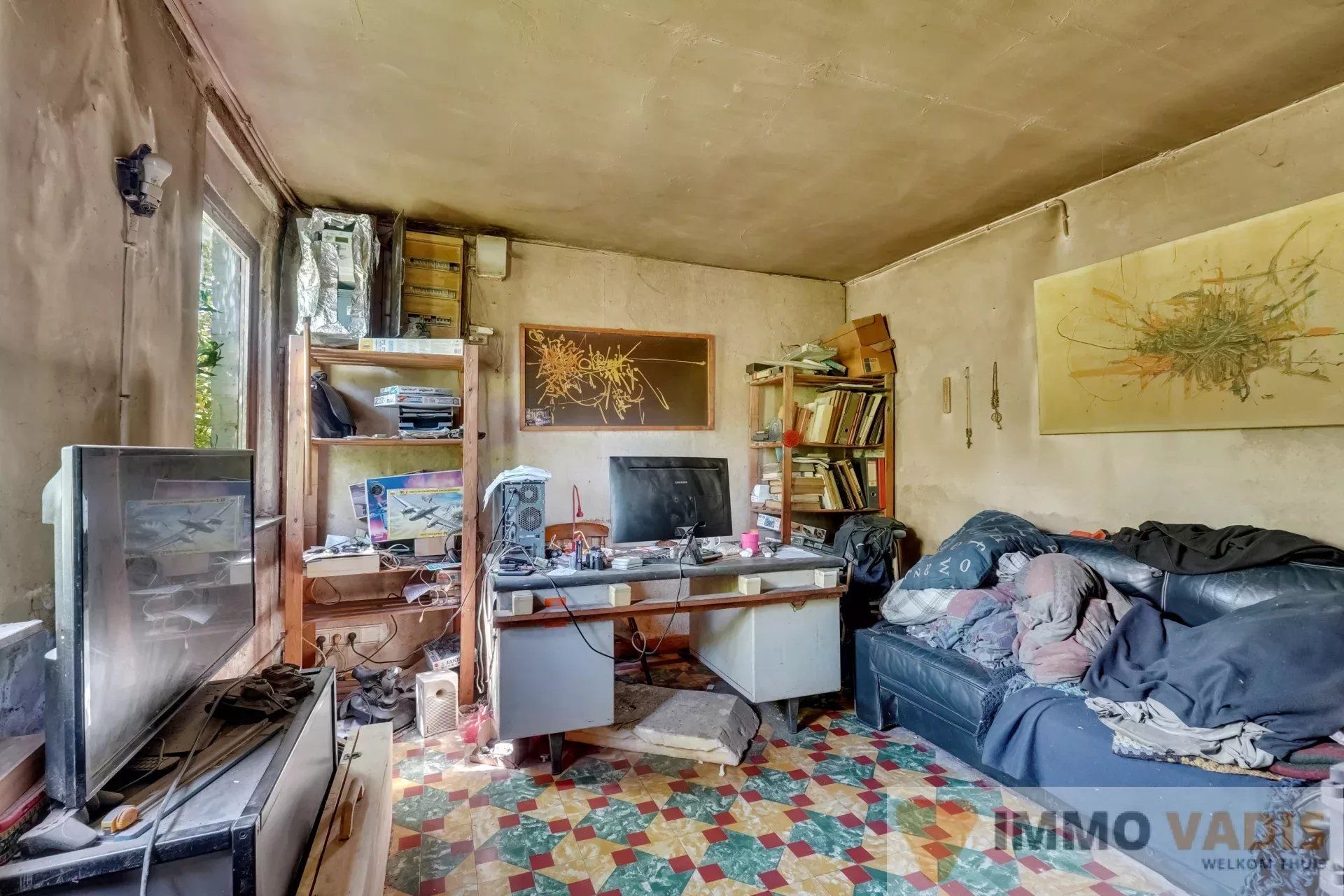 Te renoveren hoeve met binnenkoer en stallingen foto 12