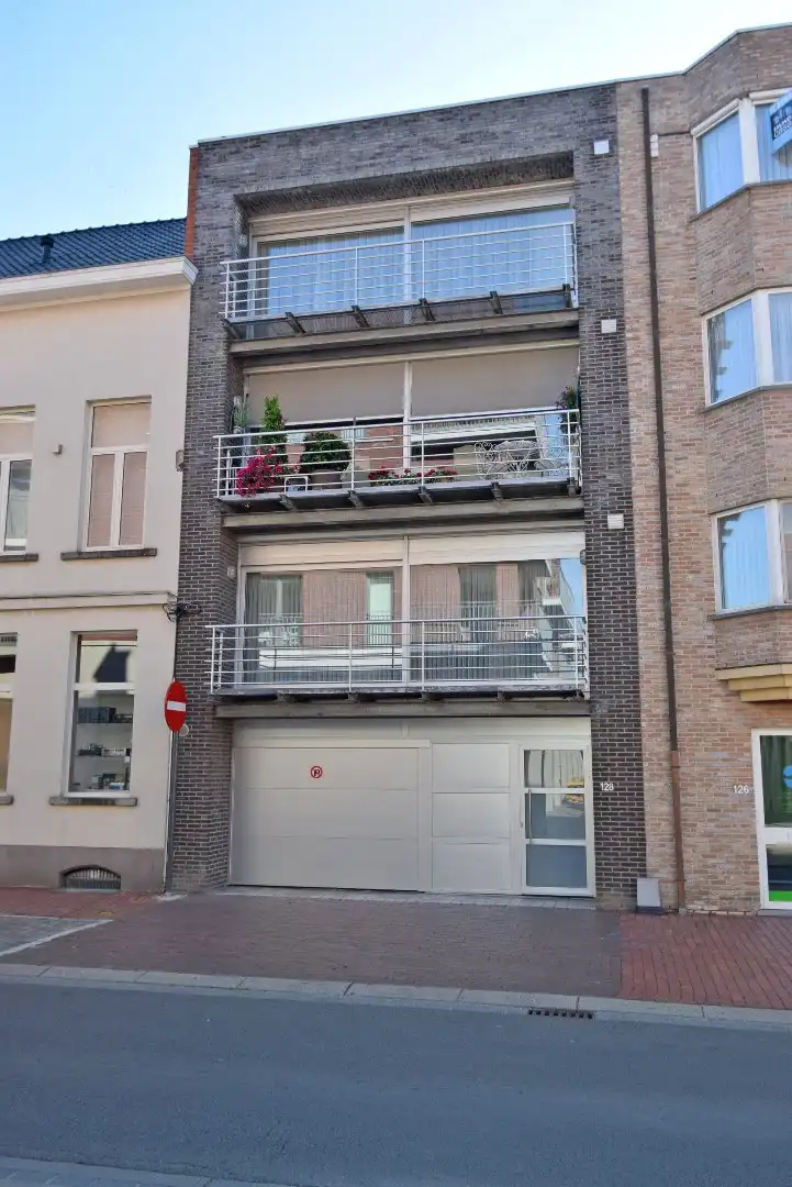 Appartement met twee slaapkamers in centrum Roeselare foto {{pictureIndex}}