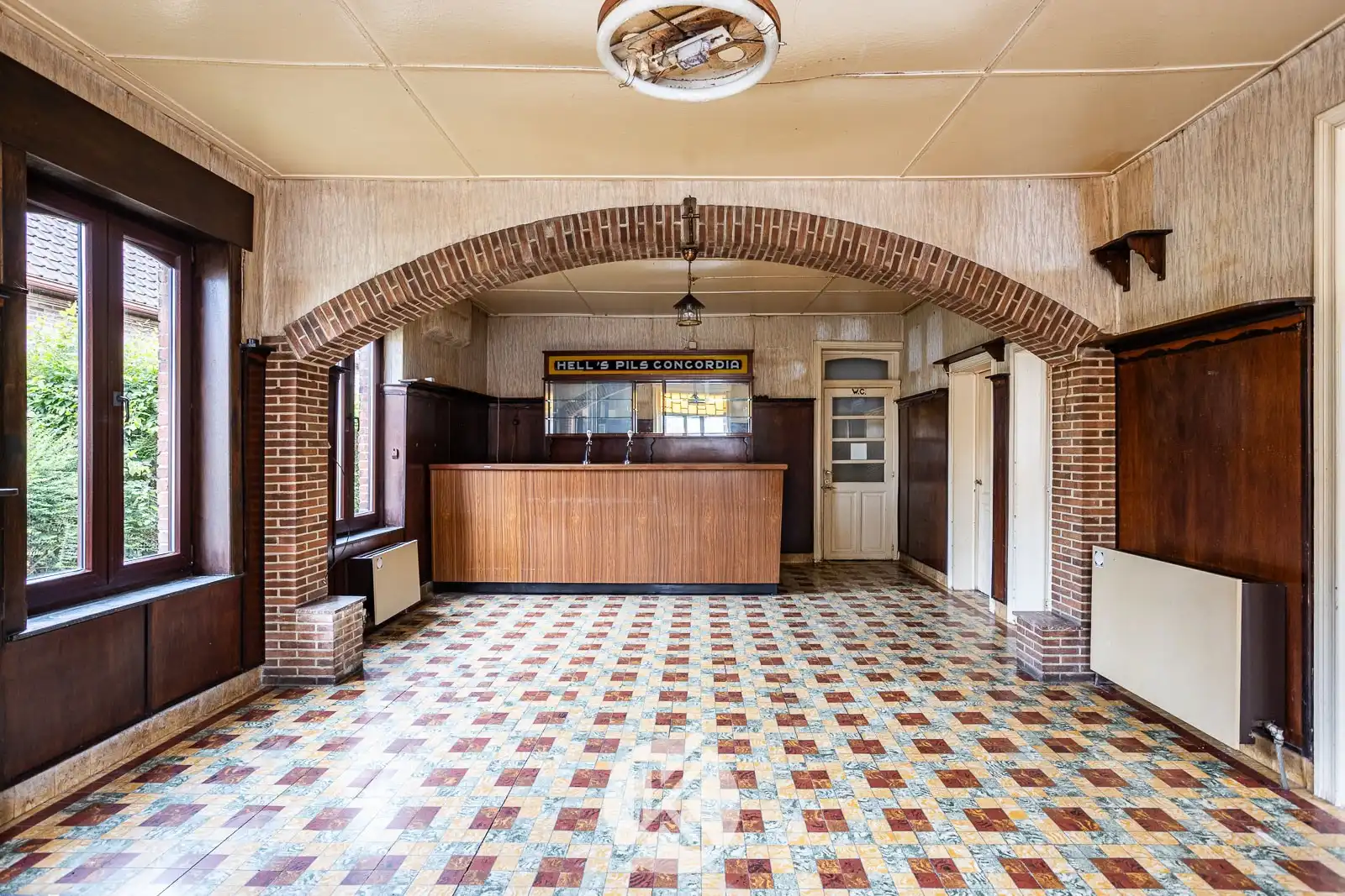 Uniek renovatieproject met ruimte en karakter foto 4