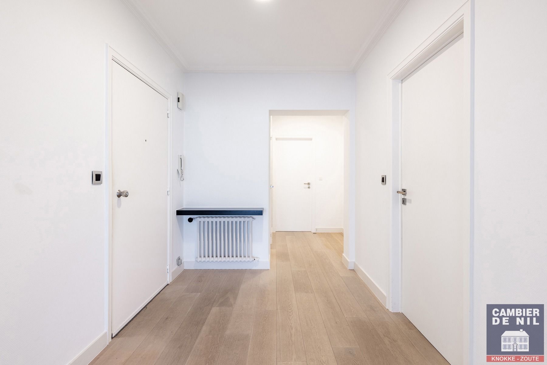 Lichtrijk, ongemeubeld, 3-slaapkamerappartement met frontaal zeezicht aan Albertplein – Hartje Zoute foto 13