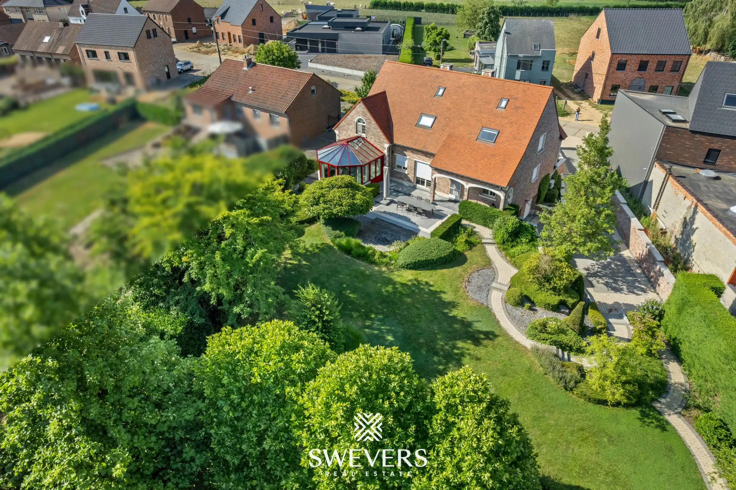 Ruime en instapklare villa met 5 slaapkamers op een perceel van 22a 96ca foto 45