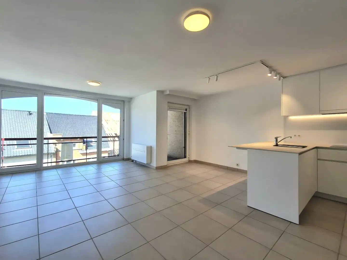 RECENT GERENOVEERD, CENTRAAL GELEGEN DUPLEX-APPARTEMENT MET 2 SLAAPKAMERS foto 3