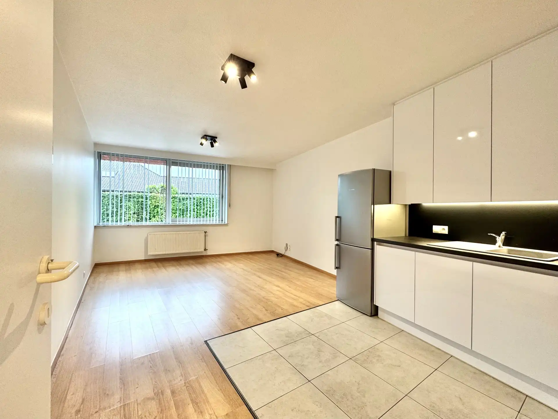 GELIJKVLOERS APPARTEMENT CENTRUM WAREGEM | 1 SLPK foto 2