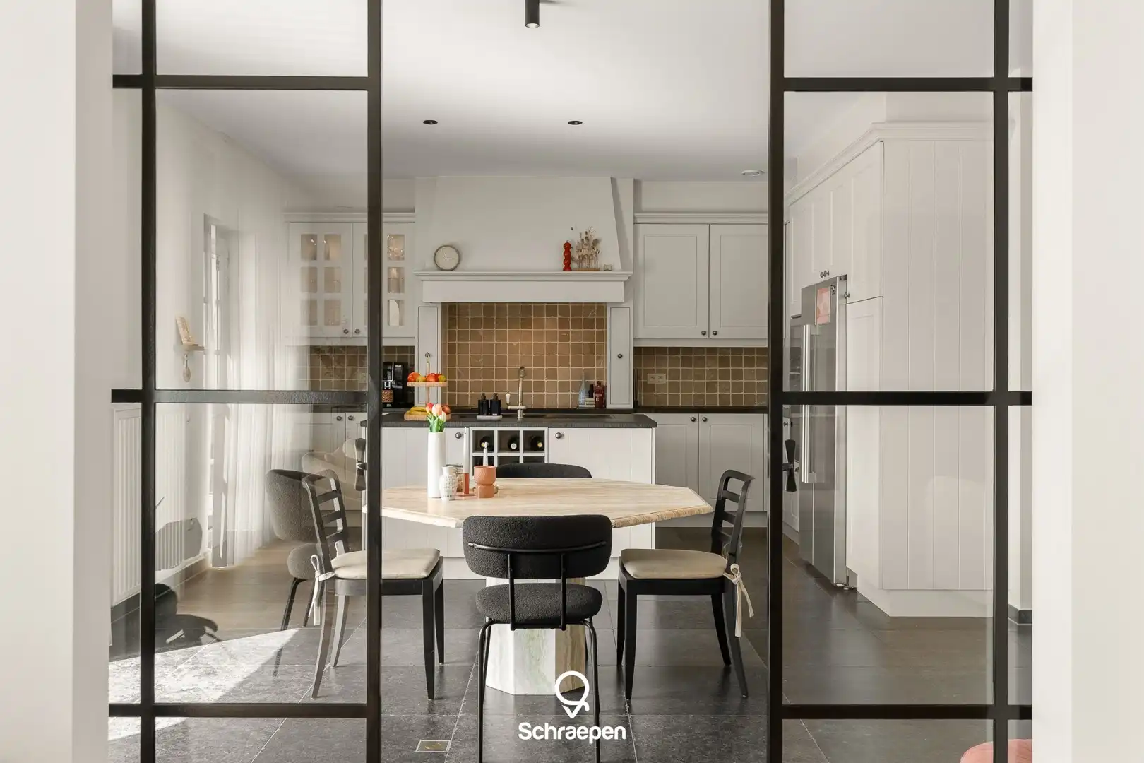 Hoogwaardig afgewerkte villa met zwembad op zuidelijk perceel van circa 8,5 are te Hasselt! foto 12