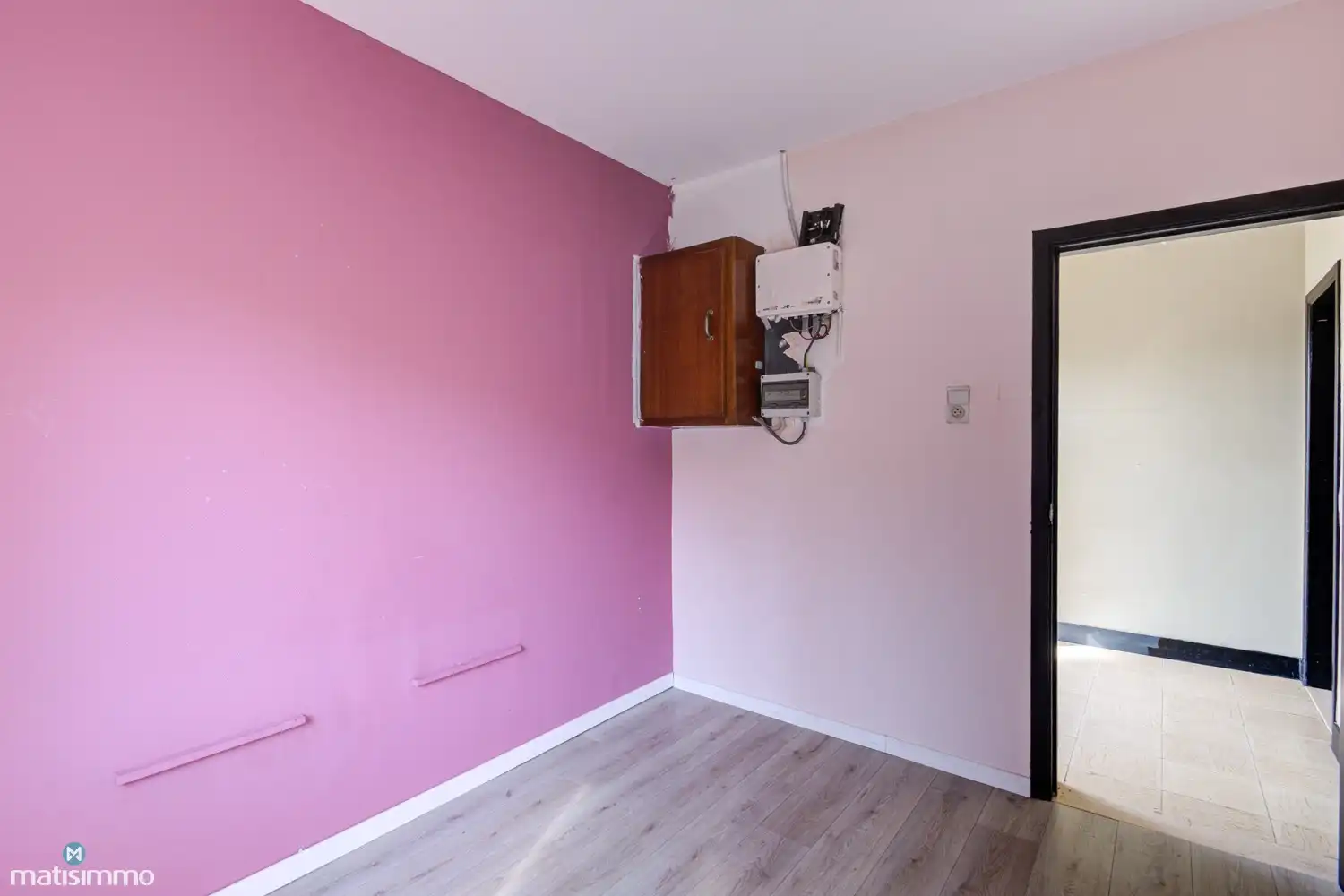 RUIME, GELIJKVLOERSE WONING (VOLLEDIG ONDERKELDERD), MET GARAGE EN TUIN NABIJ CENTRUM GENK foto 18