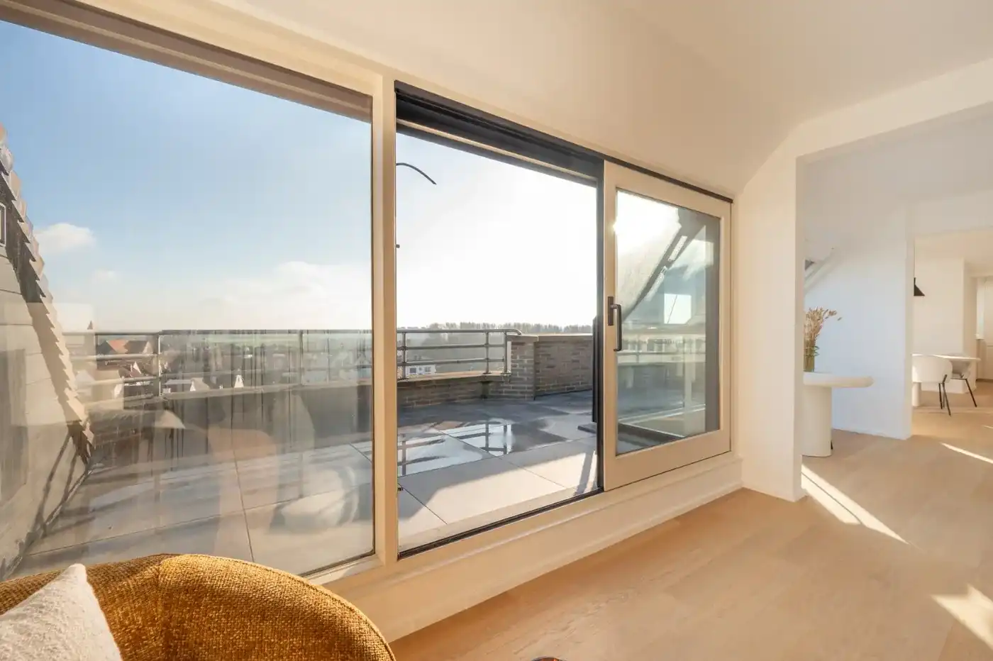 Ruime penthouse van 174m² met vier slaapkamers en zonneterras foto 12