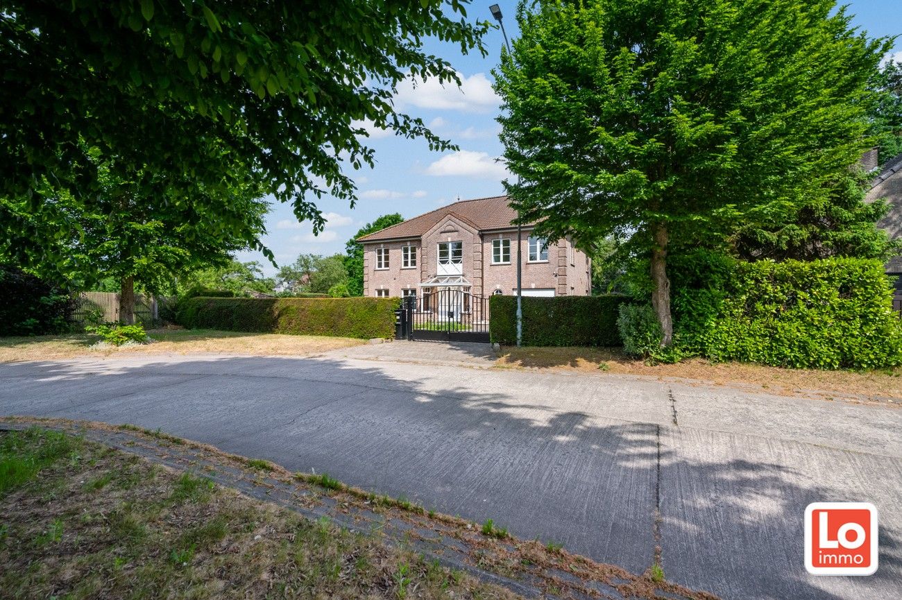 Statige ruime villa met inpandige én afzonderlijke garage op een groene toplocatie nabij Bergenkruis en het centrum van Destelbergen. foto 2