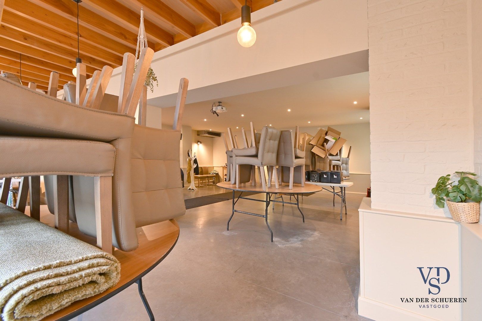 Multi-functionele eigendom op topligging. foto 27