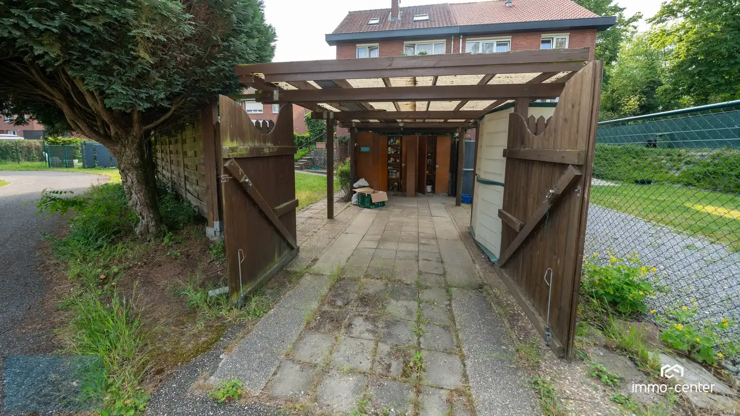 Rustig gelegen woning met 5 slaapkamers en tuin in Genk foto 16