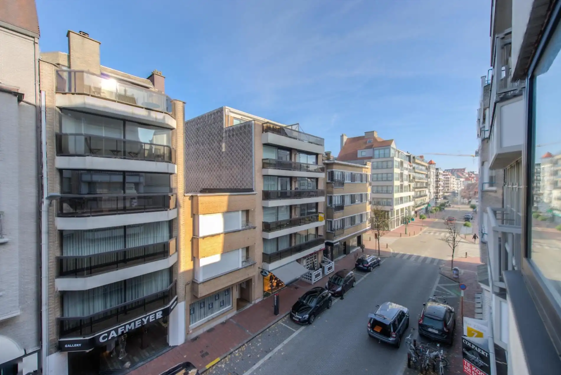 Ruim appartement  gelegen op de Kustlaan tussen het Lichttorenplein en het Driehoeksplein. foto 14