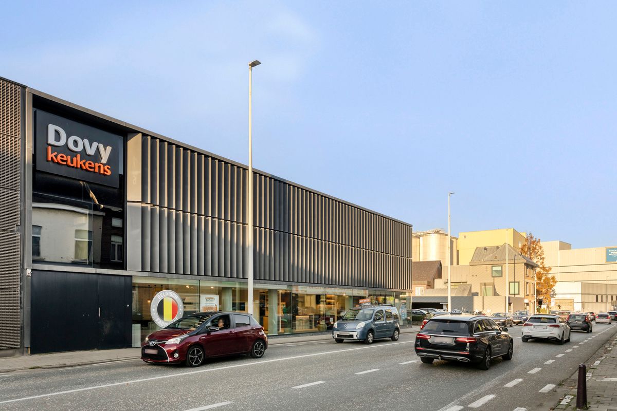 BAANWINKEL MET PARKING OP TOPLOCATIE foto 15