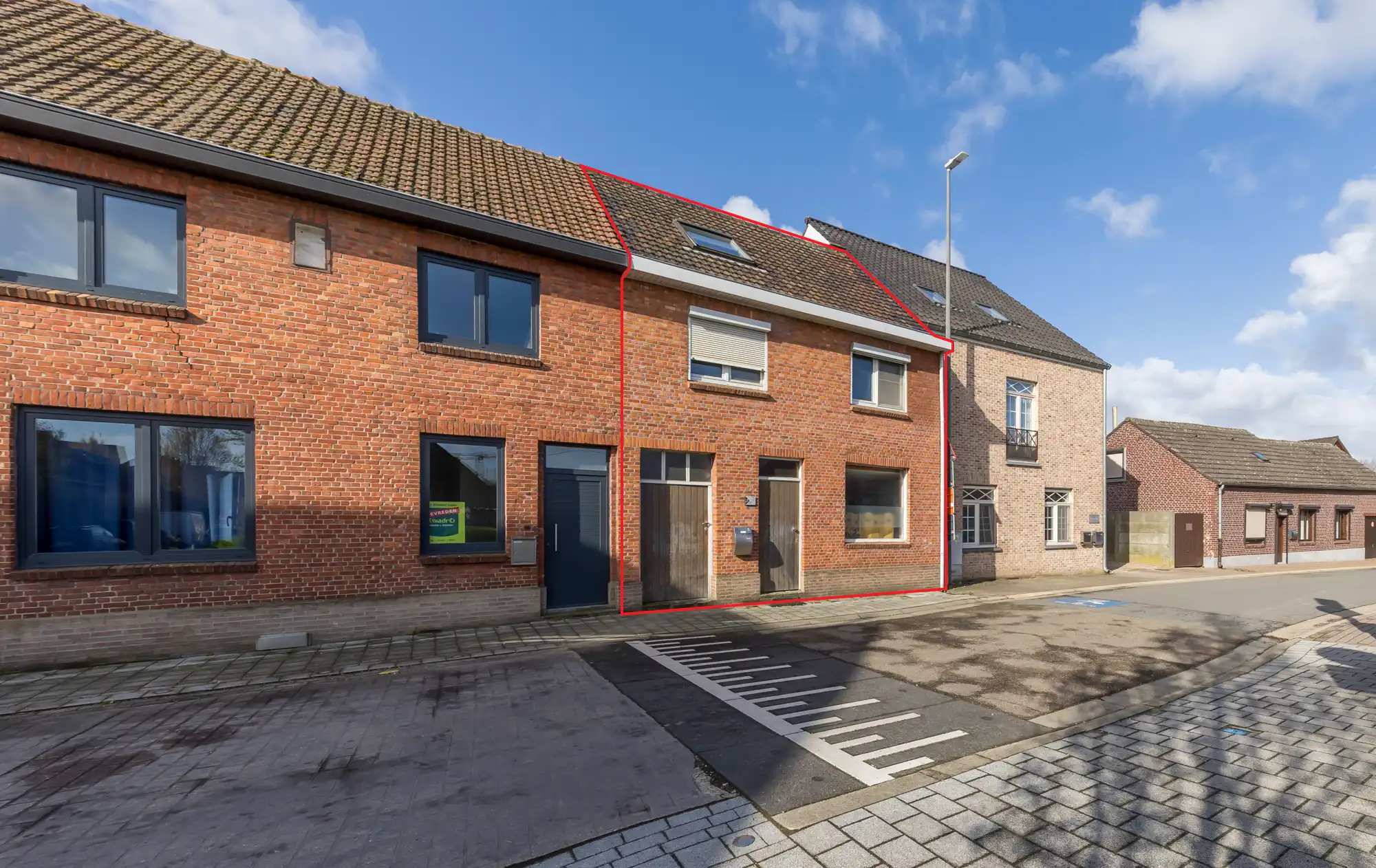 TE KOOP: 4-slaapkamerwoning op zeer gunstige locatie in Gerdingen foto 2