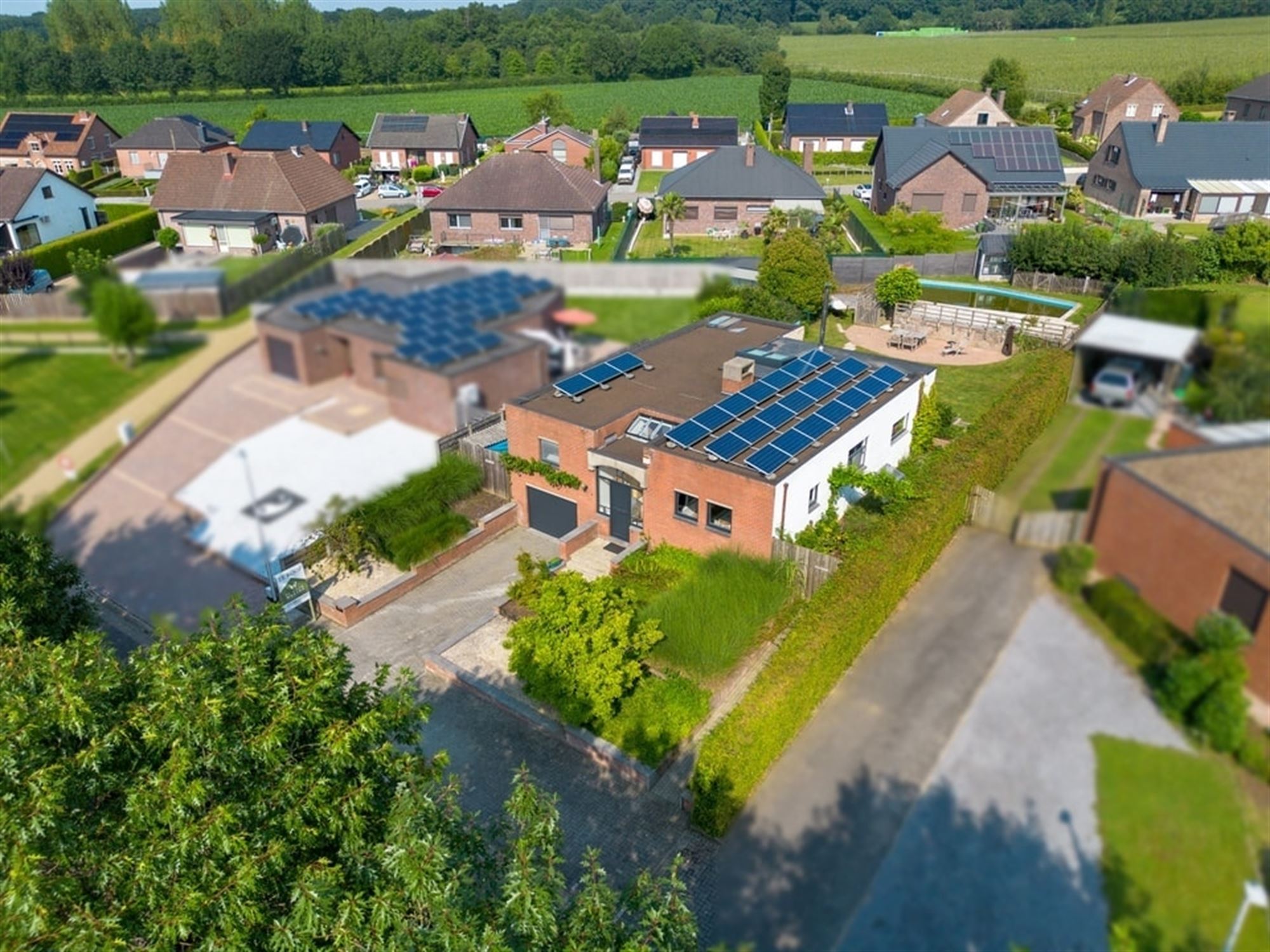  KNAPPE GEZINSWONING MET 4 SLKS EN RUIME GARAGE VAN 61M² PLUS ZONNEPANELEN IN NIEUWERKERKEN foto 37