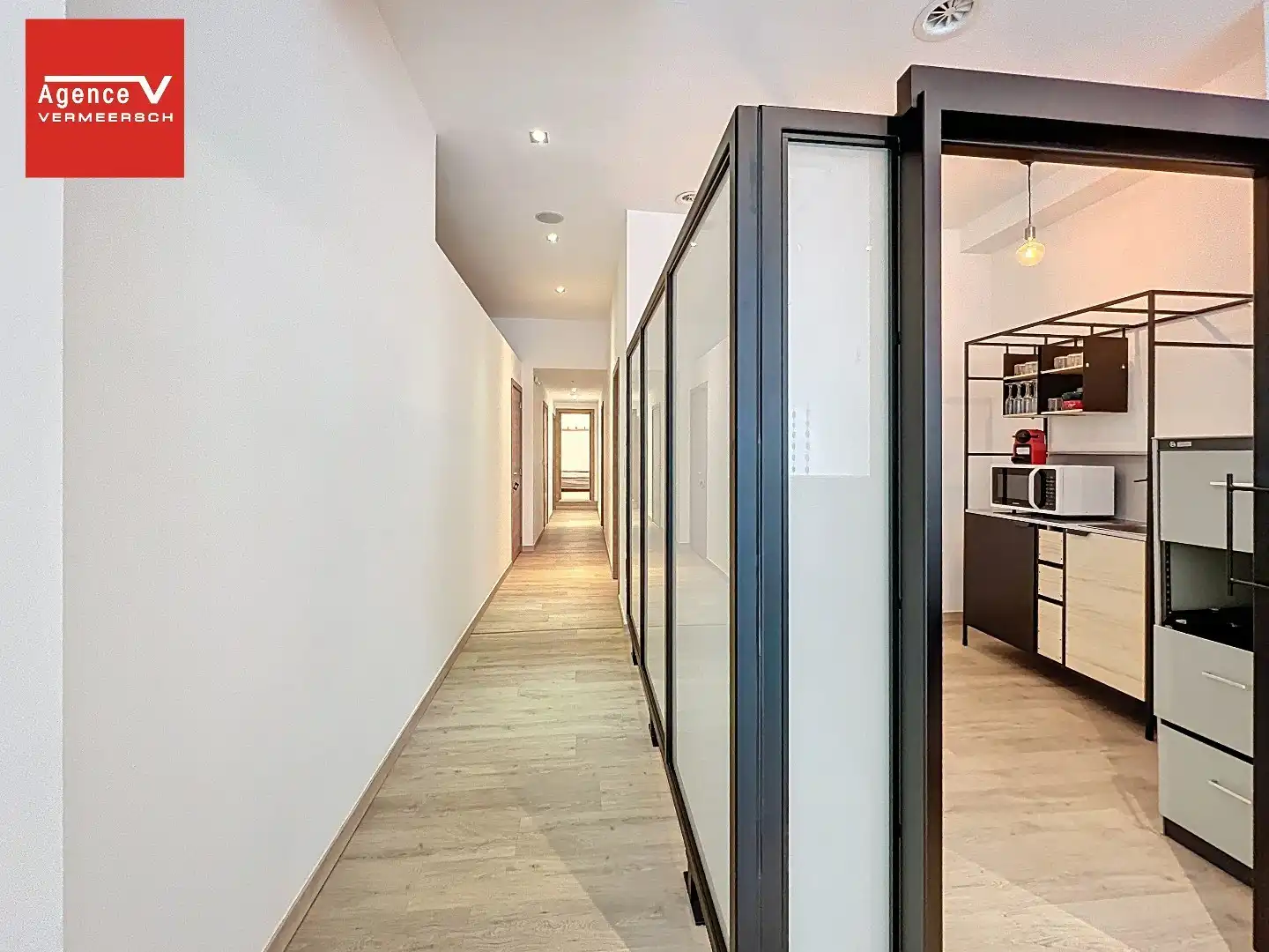 Uitstekend gelegen handelspand opgedeeld in 3 verdiepingen – Groentemarkt.  foto 4