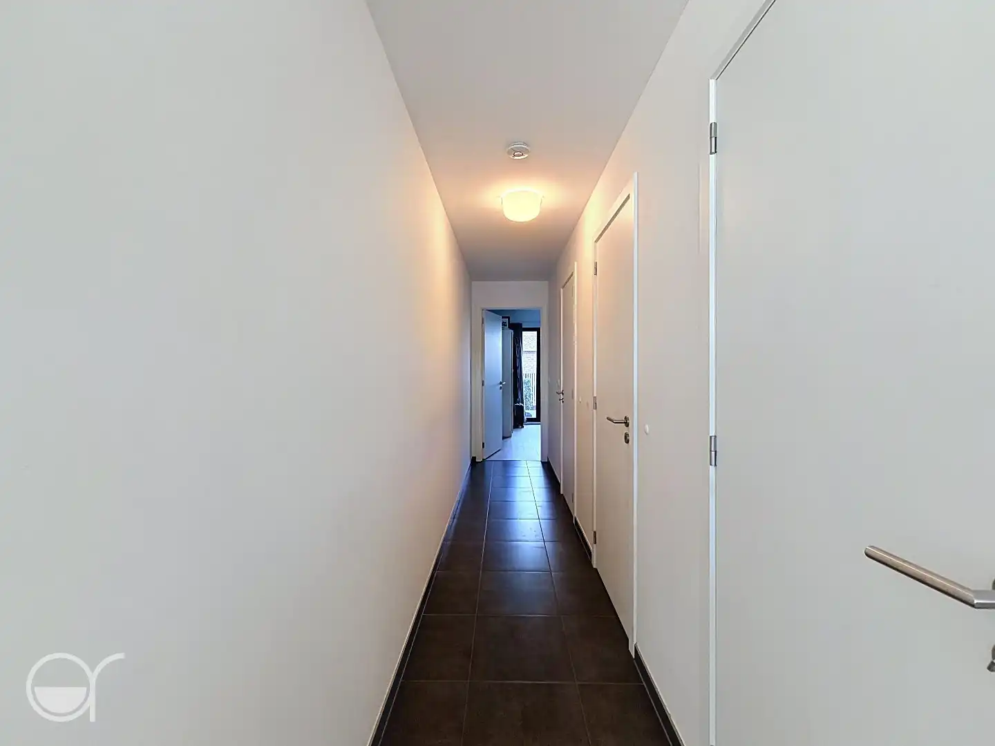 1 slaapkamer appartement met zicht op water & een ondergrondse parkeerplaats foto 5