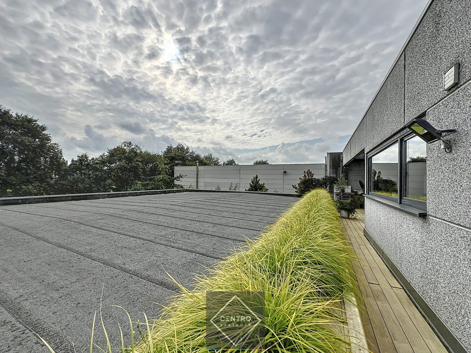 Instapklaar BEDRIJFSPAND (550 m²) met ruim LOFT-APPARTEMENT (4 slpk). Op ambachtelijke zone te Ledegem. Ideaal voor voeding (huidige uitbating: verwerking van chocolade)! foto 51