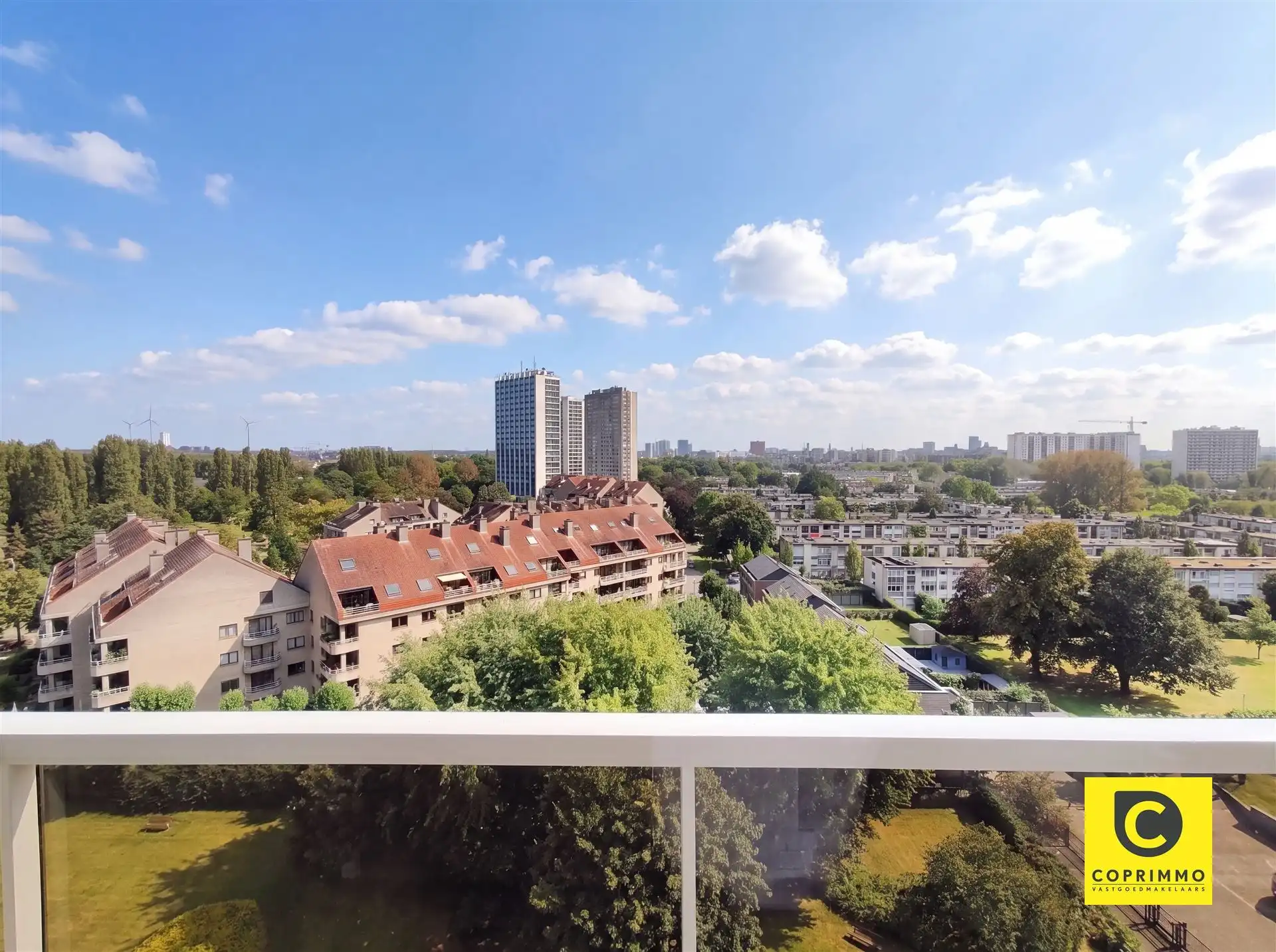 2 slaapkamer appartement met prachtig zicht! foto 2
