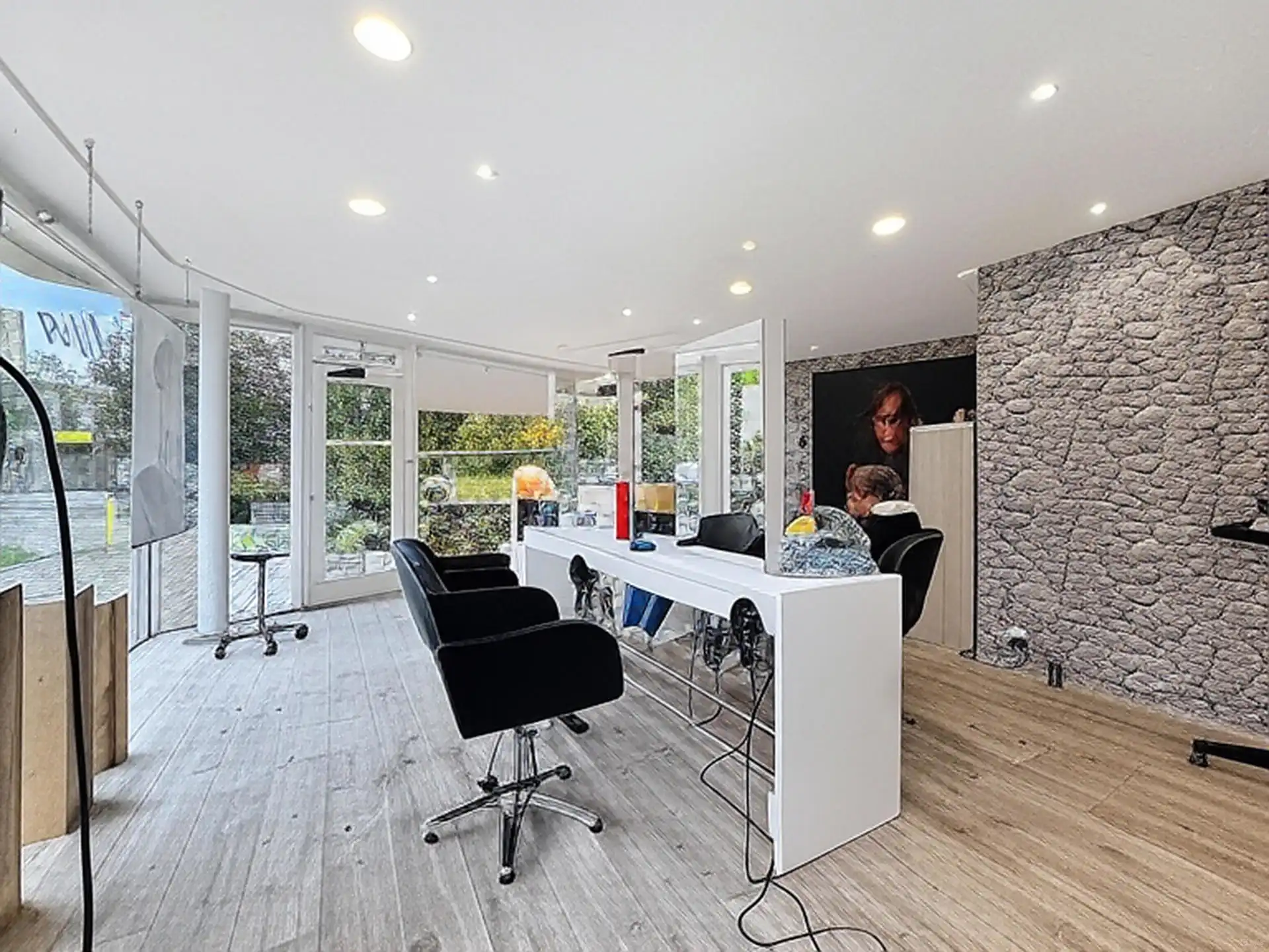 Investeringsopportuniteit: handelsruimte momenteel verhuurd foto 4