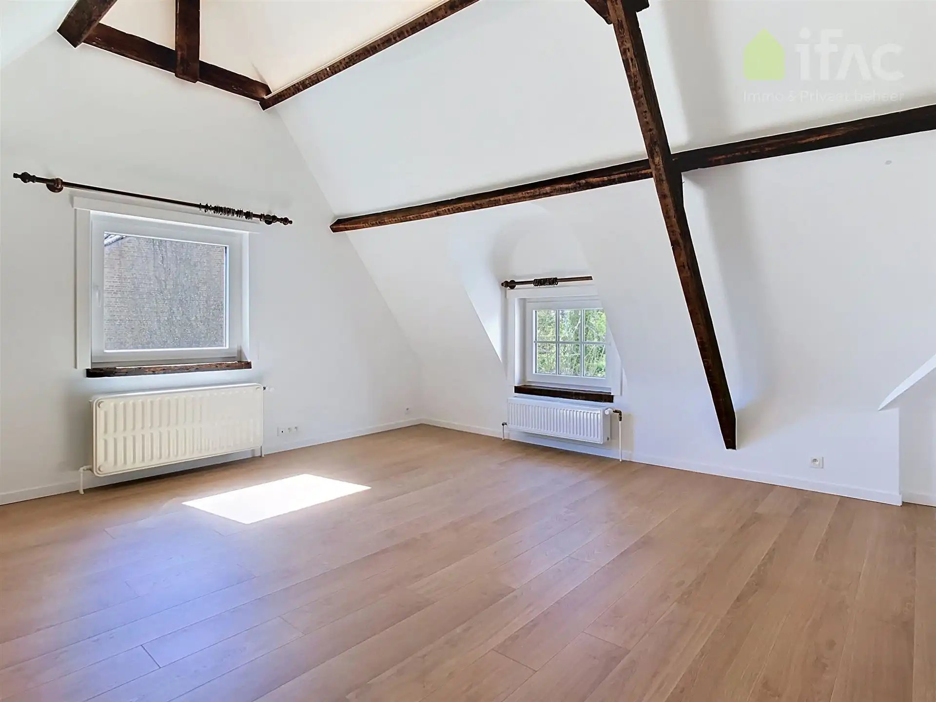 Villa op toplocatie met prachtige tuin foto 17