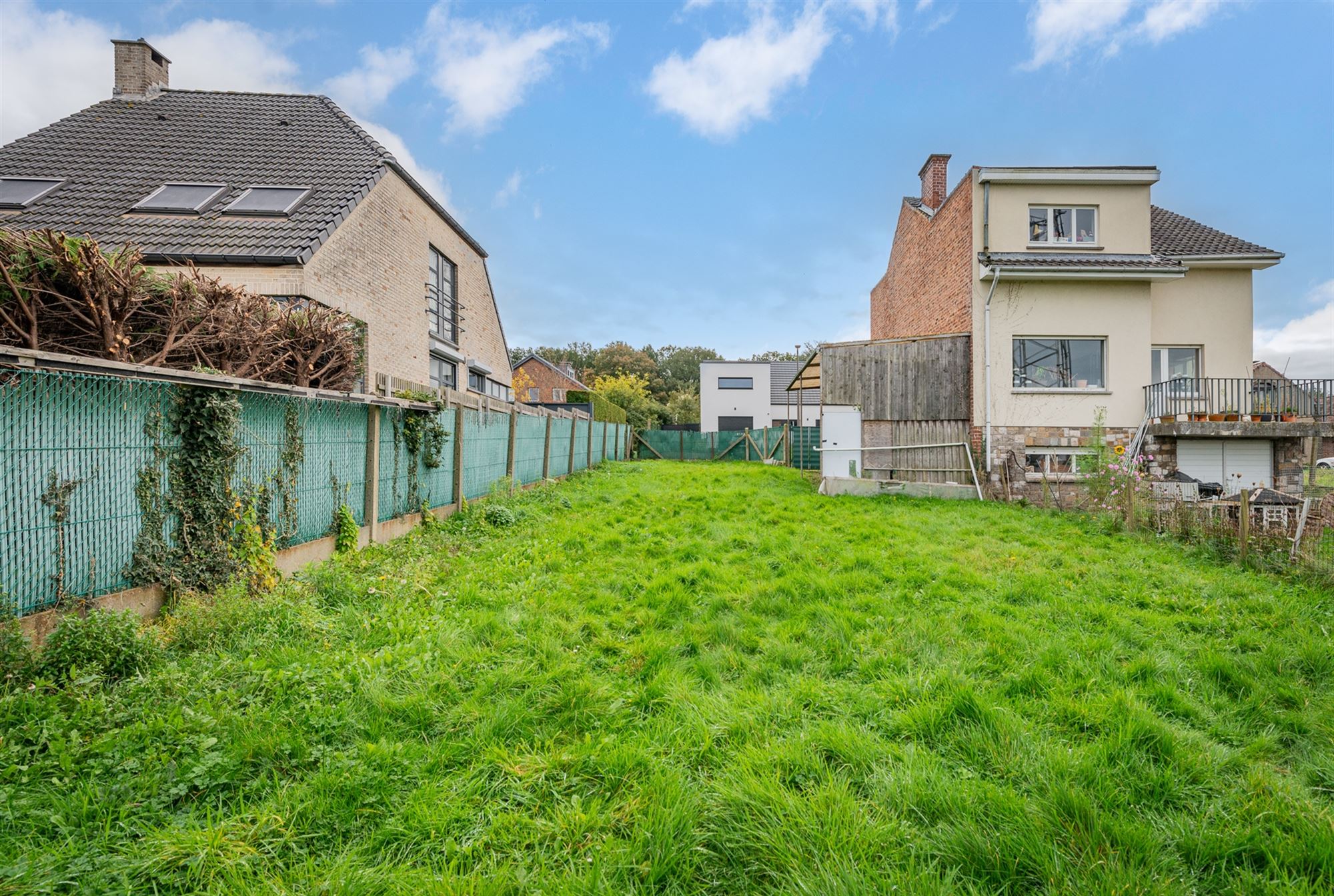 Bouwgrond te koop voor halfopen bebouwing – 369 m² foto {{pictureIndex}}