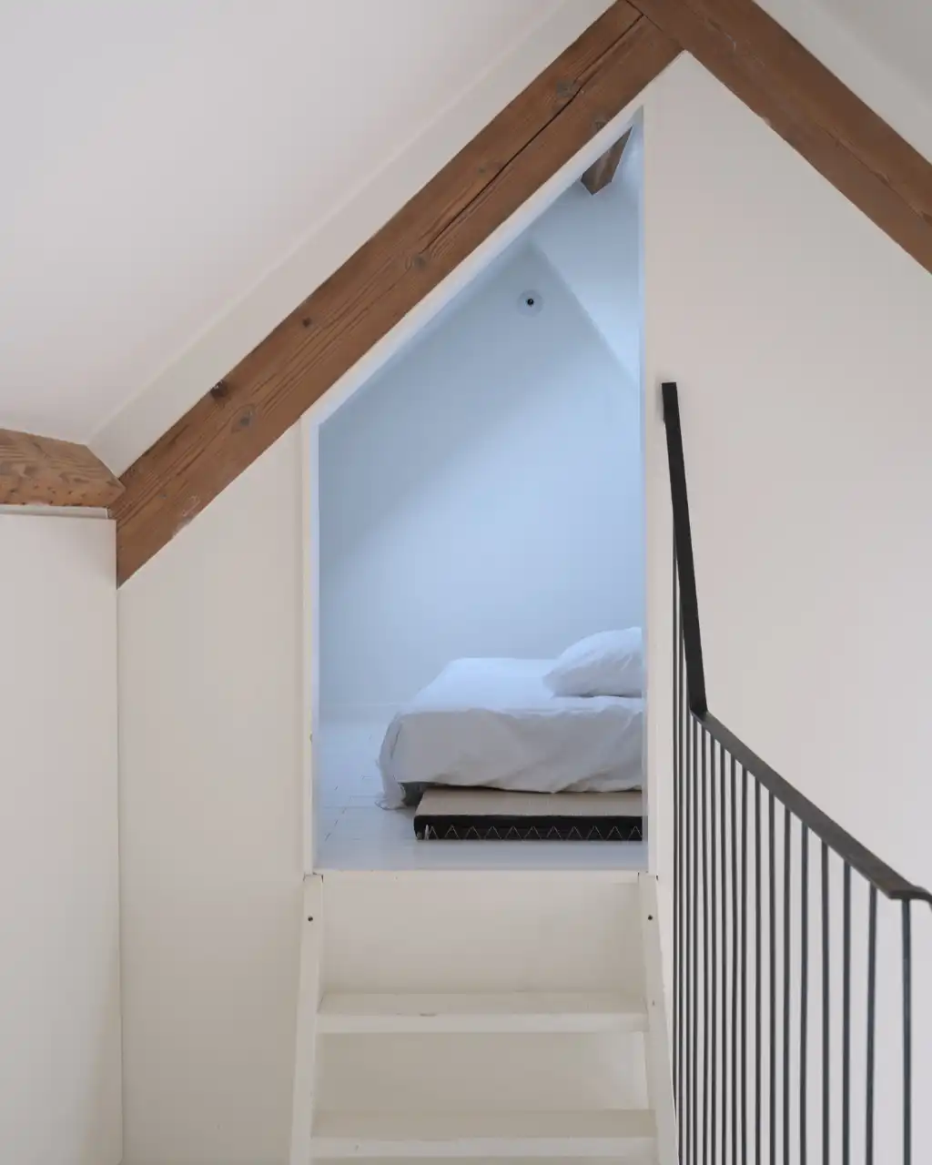 Breskens – Uitzonderlijke eigendom waar authenticiteit, karakter en strakke architectuur naadloos in elkaar samenvloeien op een exclusieve locatie tussen de velden en op een boogscheut van het strand. foto 34