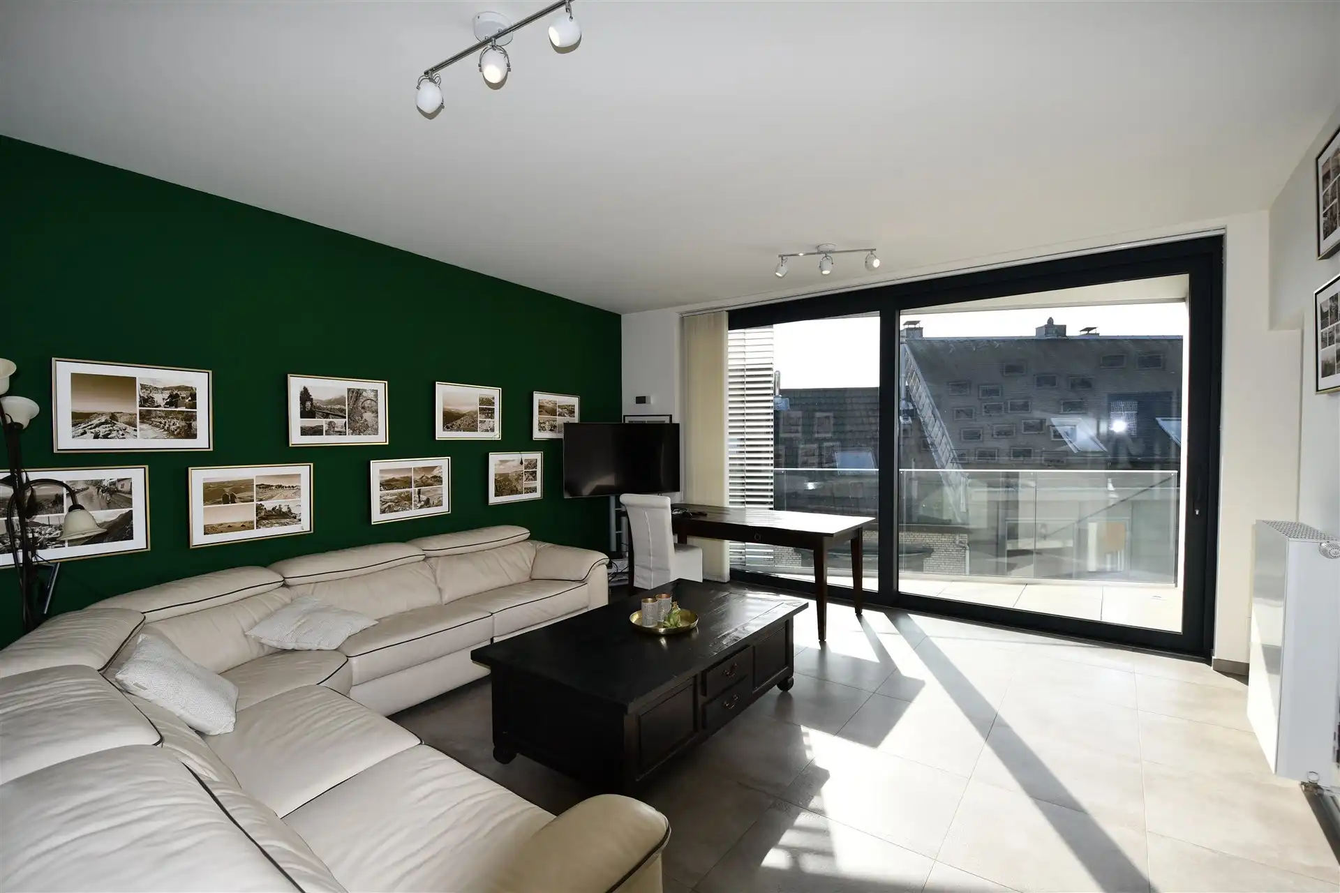 Appartement met 2 slaapkamers en terras in Sint-Niklaas foto 2