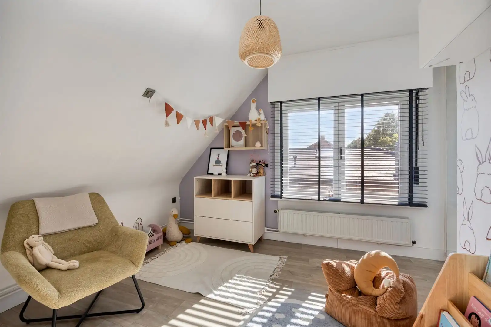 instapklare, hedendaags en stijlvol ingerichte woning met heerlijke tuin en garagebox foto 21