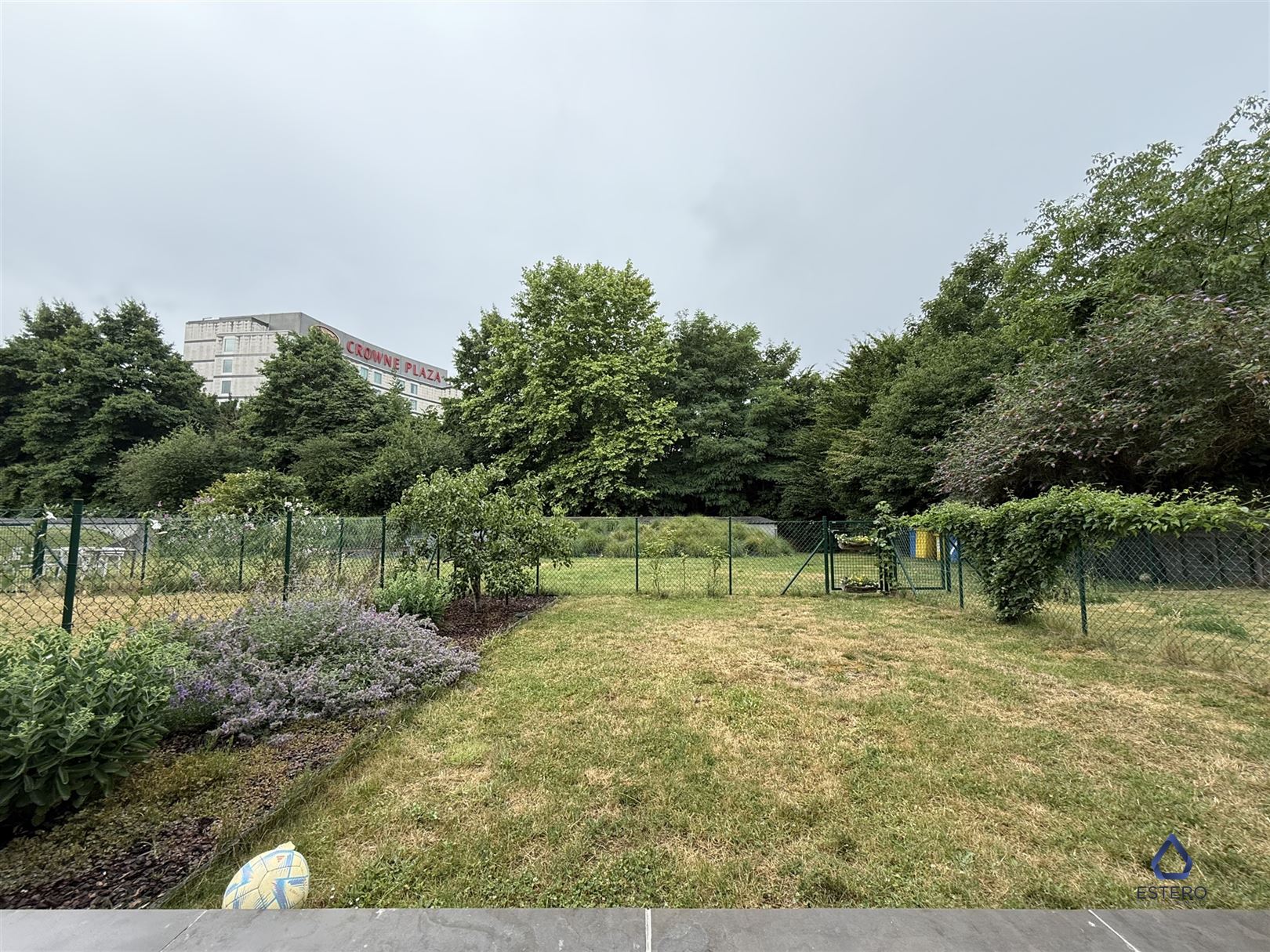 Gerenoveerd appartement met tuintje	 foto 9
