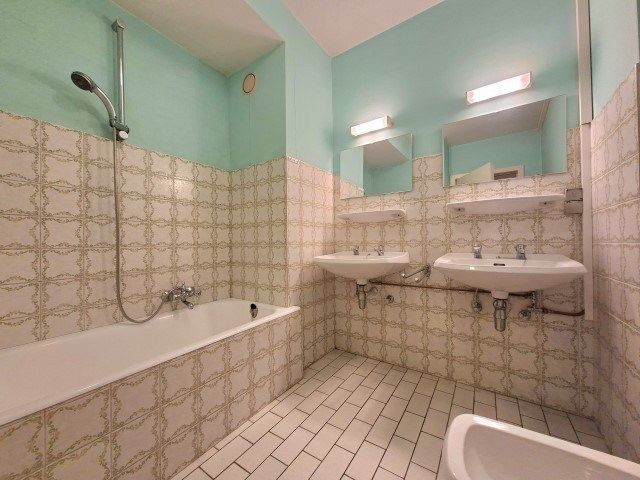 Ruim te moderniseren appartement foto 7