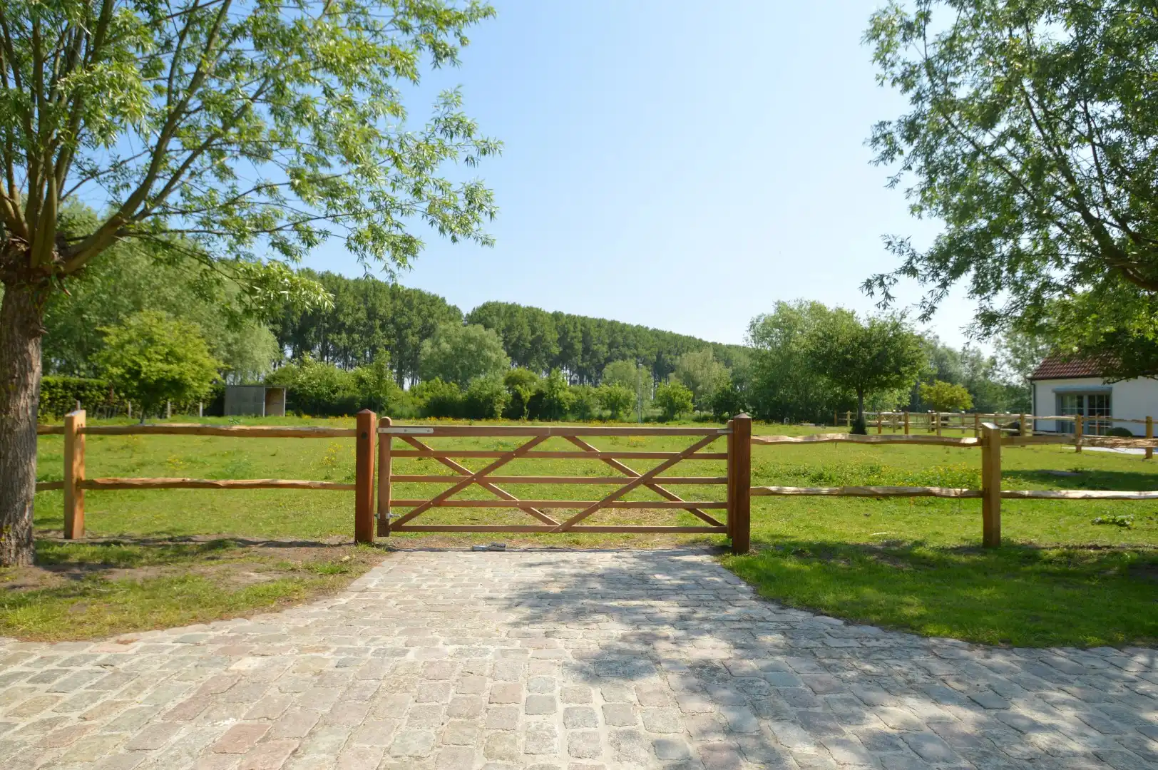 Karaktervolle hoeve met panoramisch uitzicht en paardenstallen, vlakbij Knokke foto 8