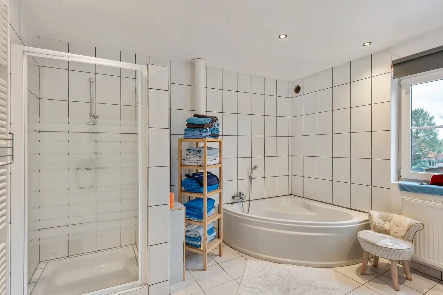 Ruime, instapklare pastorijwoning met bijgebouw op 1 180 m². foto 21