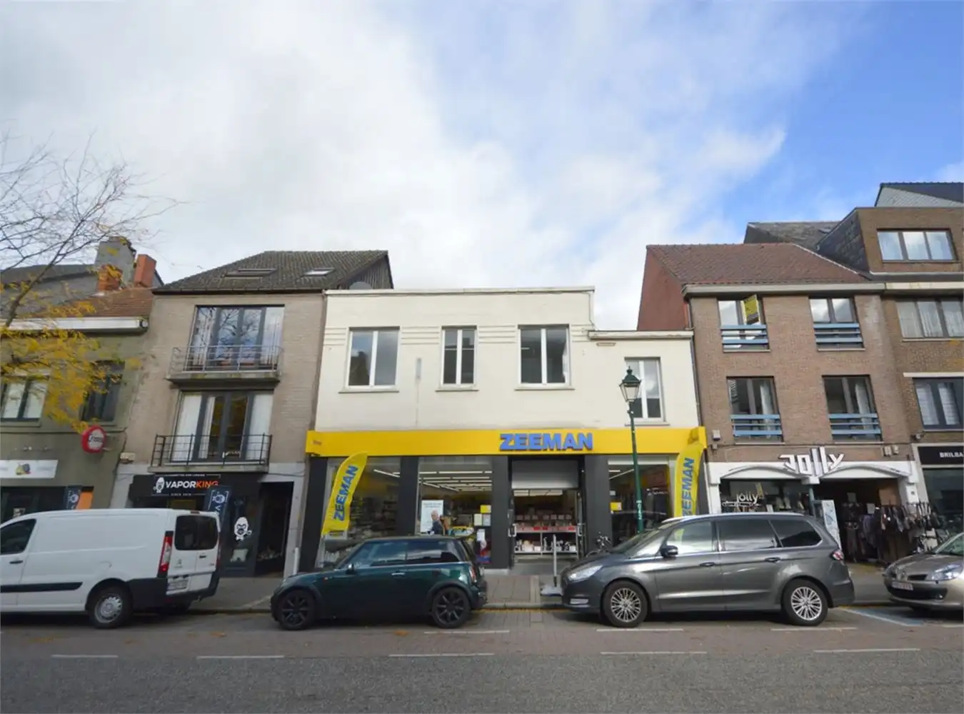 MOOIE OPBRENGSTEIGENDOM VERHUURD AAN ZEEMAN foto {{pictureIndex}}