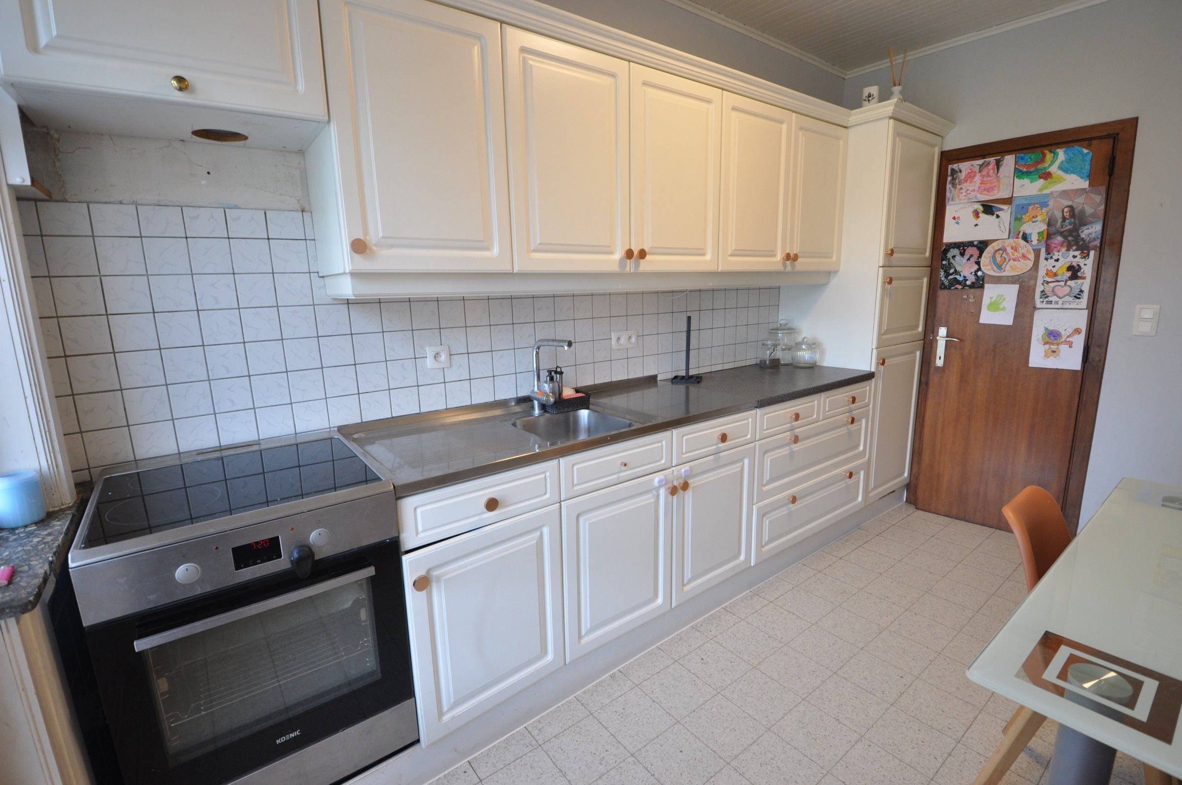 Gedeeltelijk gerenoveerde woning met grote tuin te Zandvoorde ! foto 6