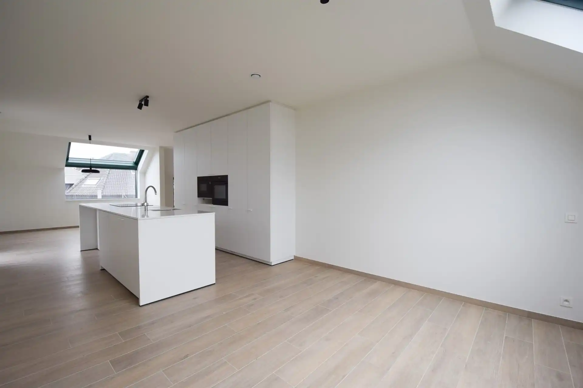 Luxueus duplex-appartement in het centrum van Sint-Gillis-Waas! foto 3