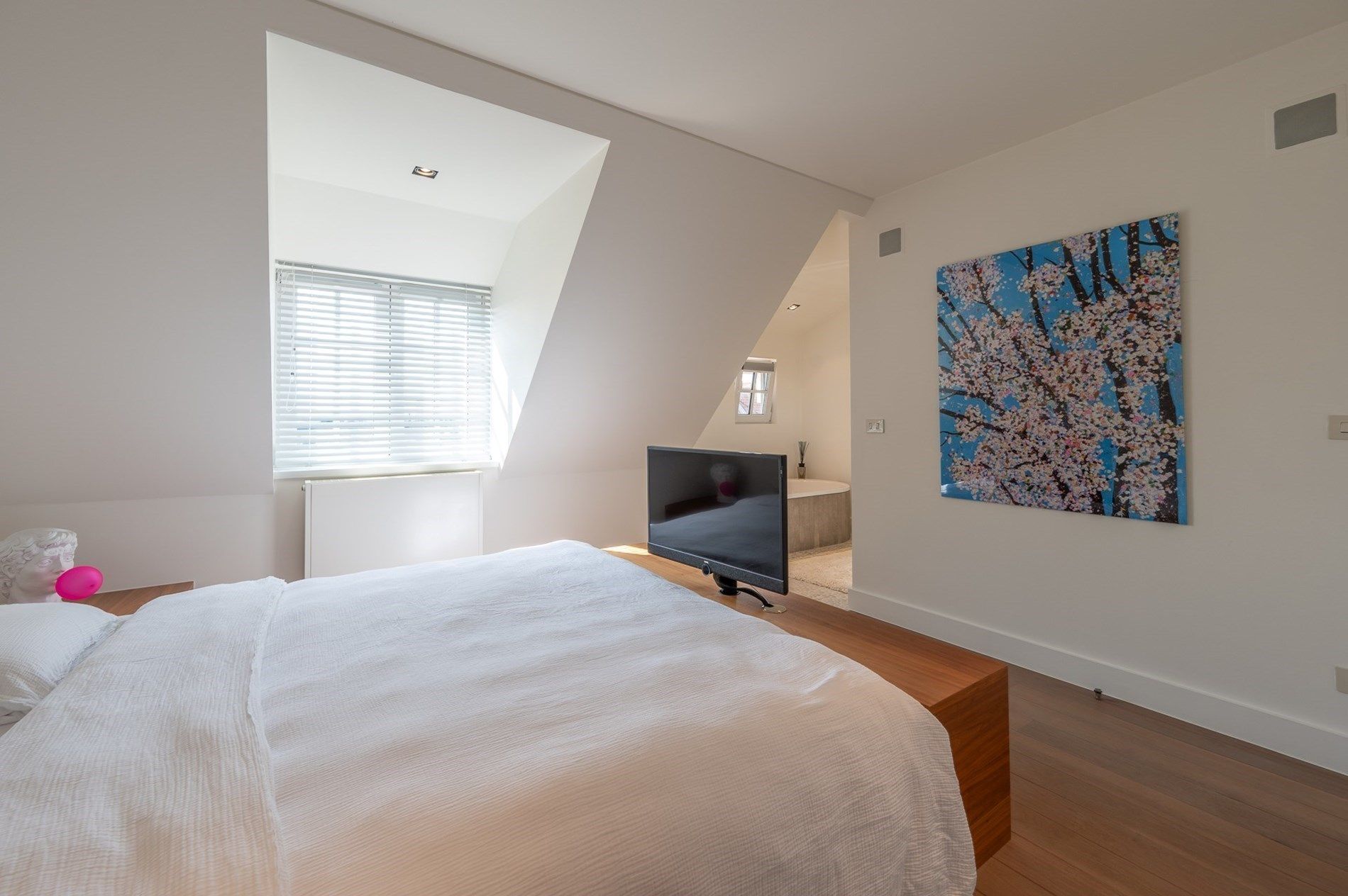 Prachtig, ruim 2 slaapkamer appartement met ruime terrassen centraal gelegen op de Zoutelaan te Knokke (met mogelijkheid tot het creëren van een 3de kamer)  foto 19