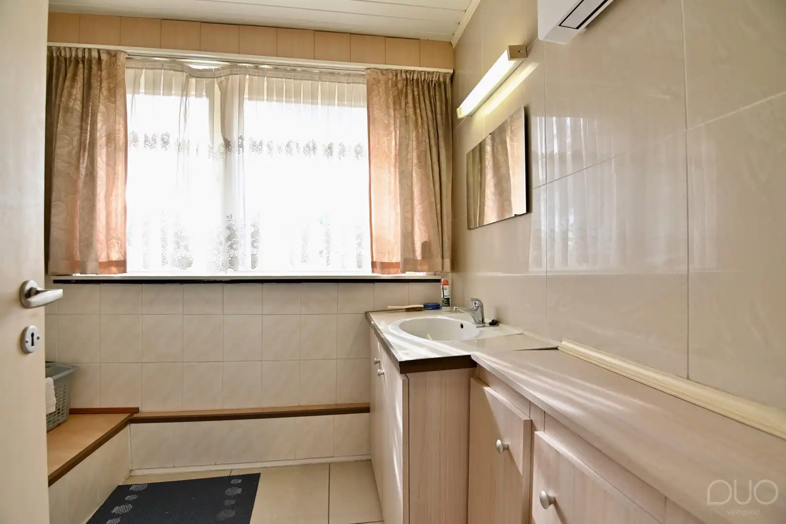 Woning met veel potentieel in een rustige woonwijk in Sint-Truiden foto 13