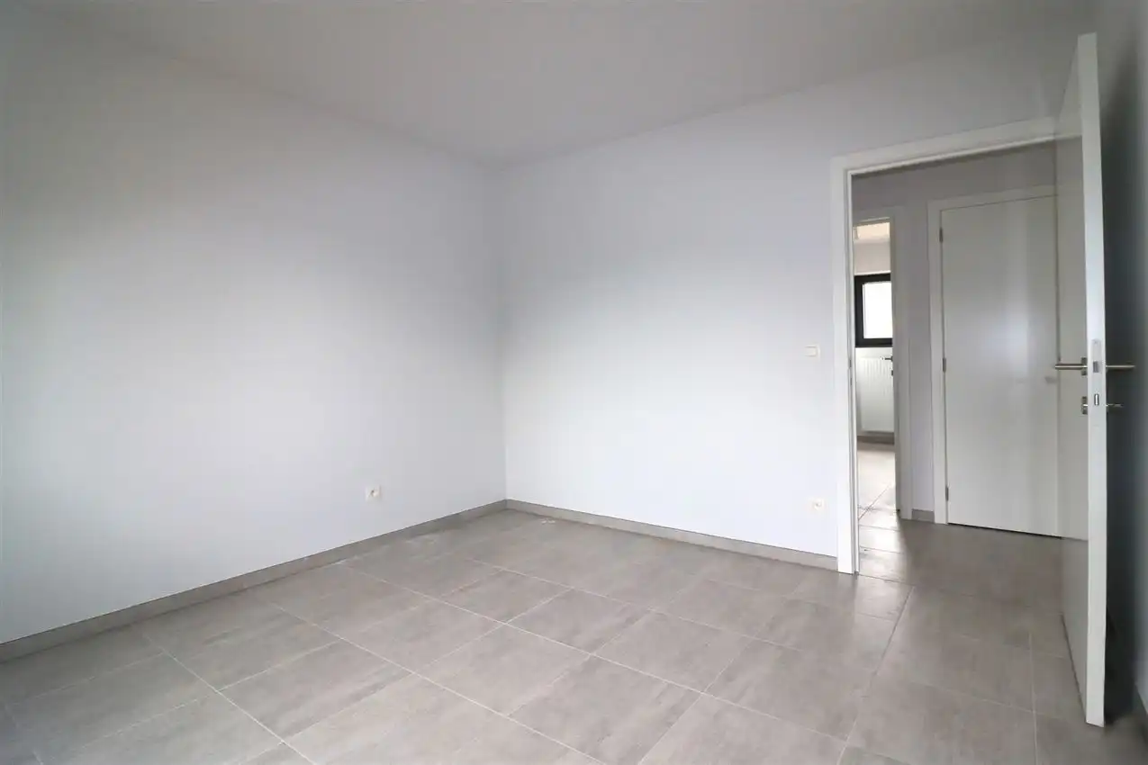 Niewbouwwoning met 3 slpk, tuin, gunstige ligging foto 18