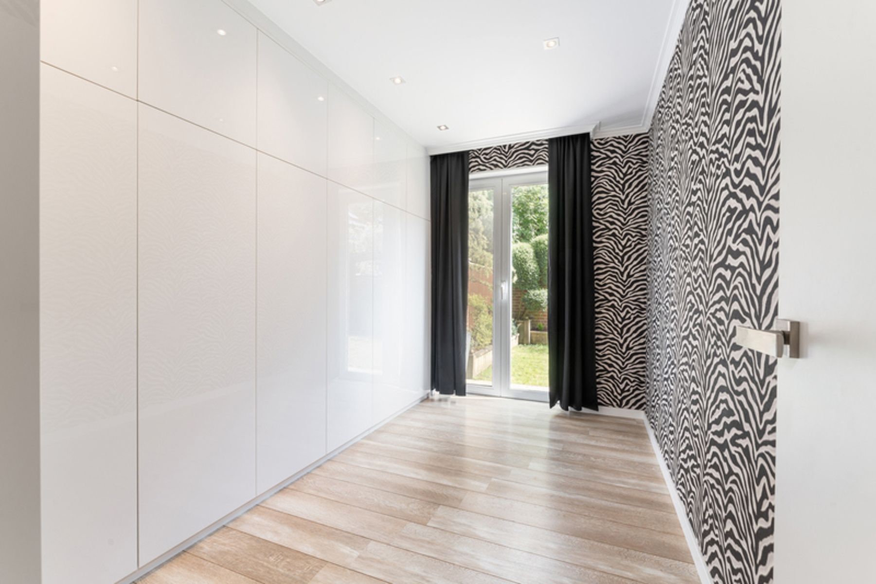 Gelijkvloers appartement met eigen tuin in het centrum van Tielt.  foto 12