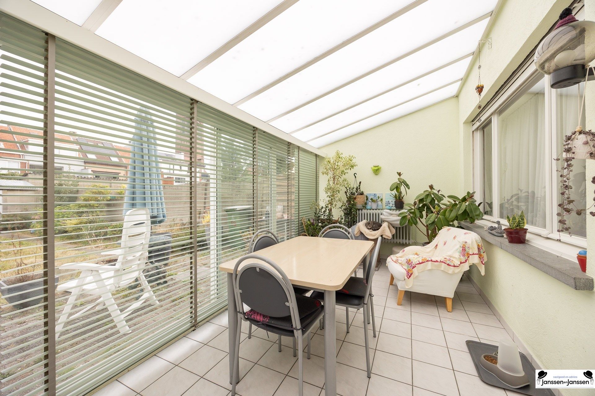 Ruime woning met 4 slaapkamers in een gezellige wijk in Merksem! foto 20