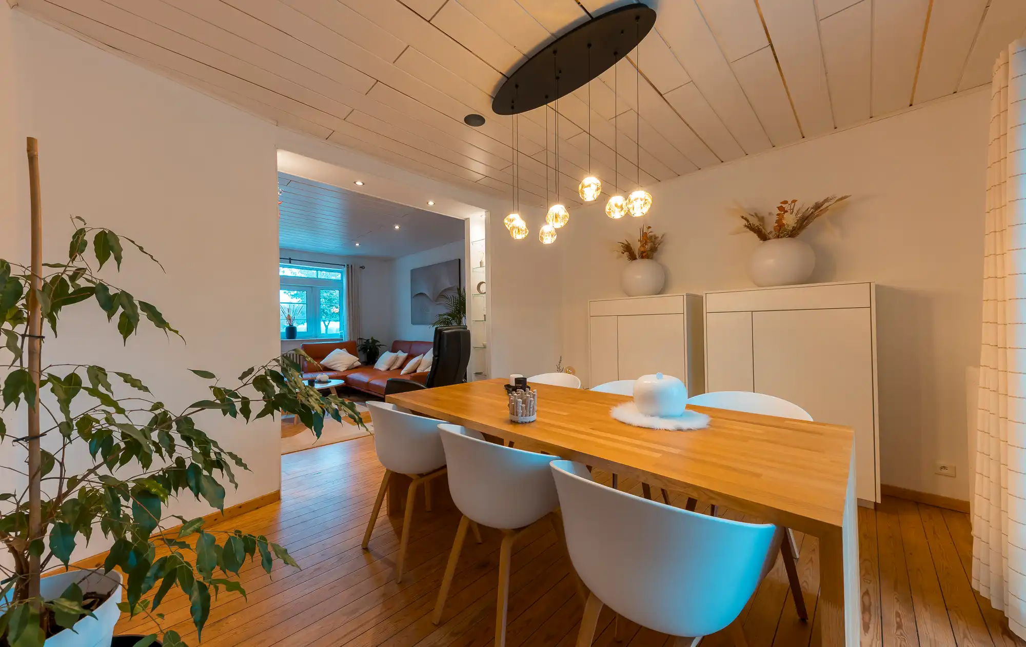 TE KOOP: Karaktervolle woning + naastliggend multifunctioneel bijgebouw op gunstige ligging in Bocholt foto 3